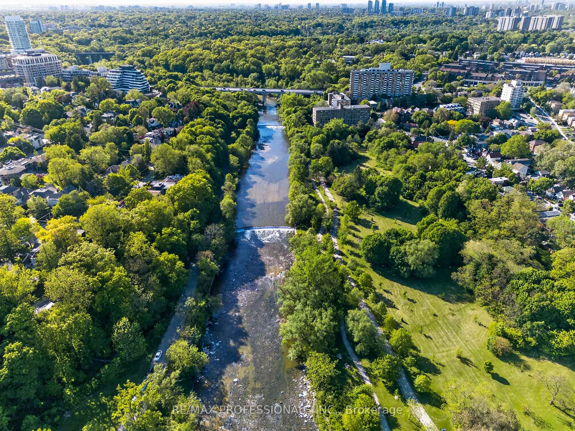 Photo 41 of 69 Skylark Road, Toronto, Lambton Baby Point — HOMEH