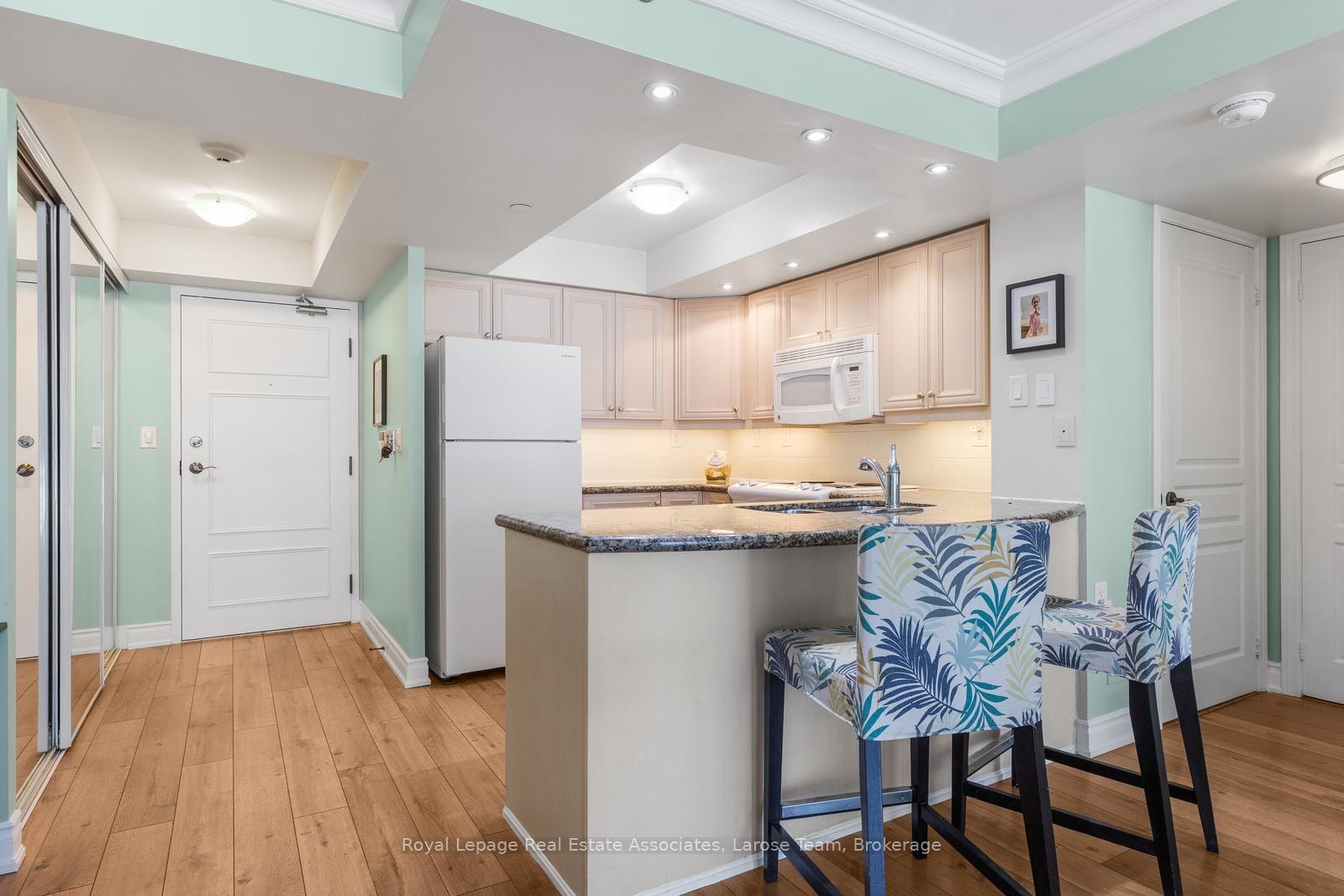 Photo 5 of Unit 2101, 3 Marine Parade Drive, Etobicoke, Mimico — HOMEH