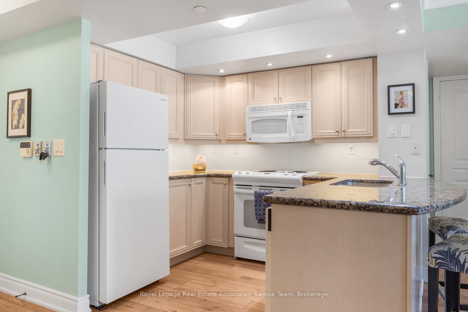 Photo 6 of Unit 2101, 3 Marine Parade Drive, Etobicoke, Mimico — HOMEH