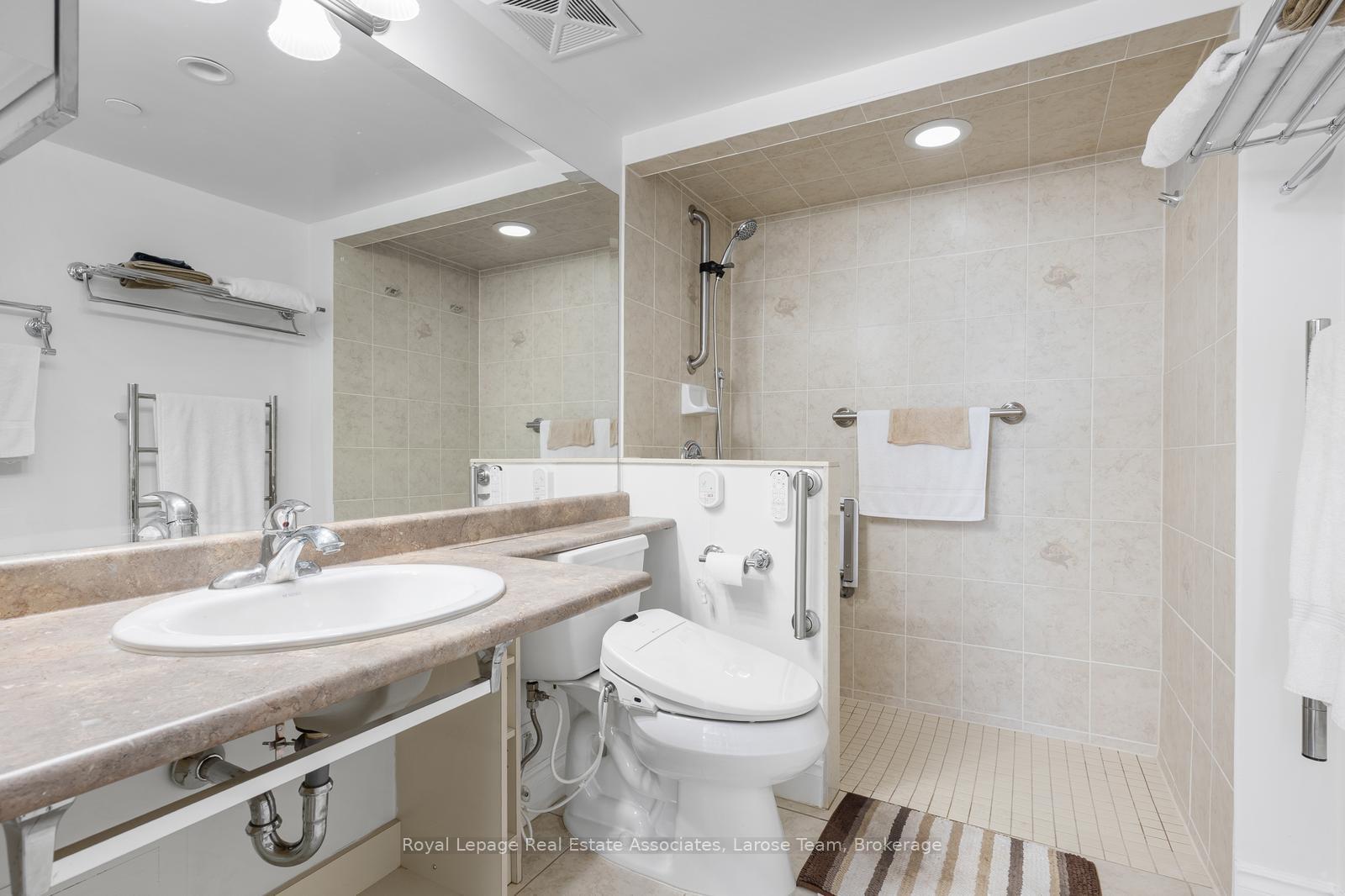 Photo 20 of Unit 2101, 3 Marine Parade Drive, Etobicoke, Mimico — HOMEH