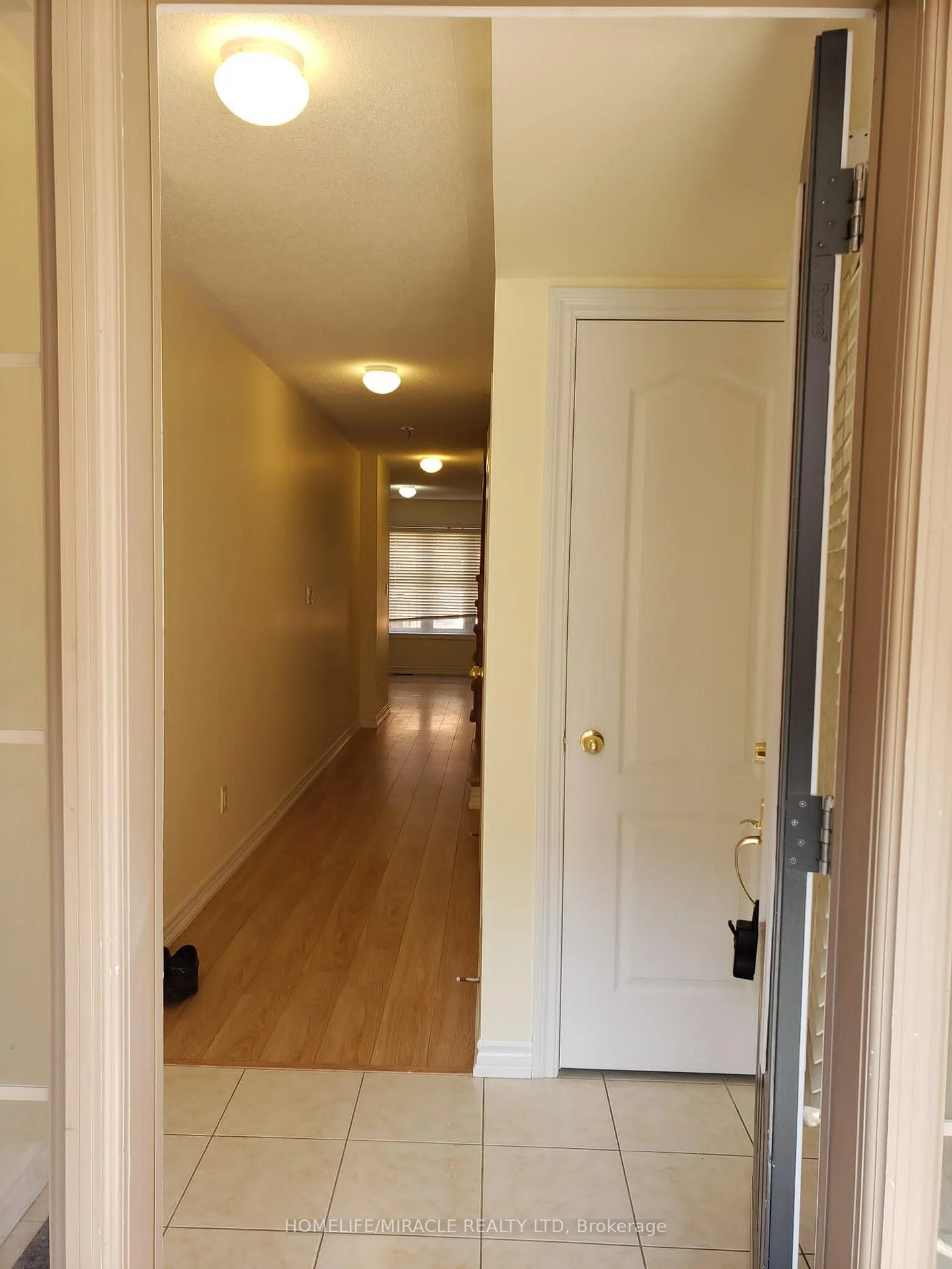 Photo 4 of 11 Shiff Crescent, Brampton, Heart Lake East — HOMEH