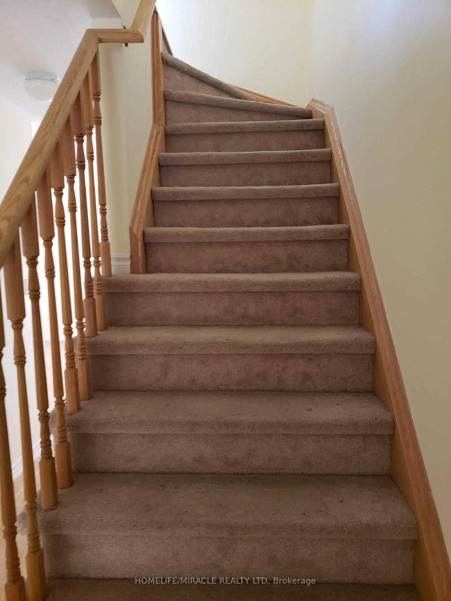 Photo 14 of 11 Shiff Crescent, Brampton, Heart Lake East — HOMEH