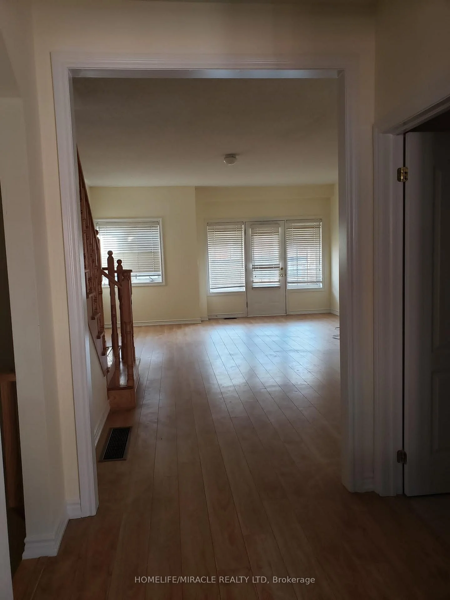 Photo 18 of 11 Shiff Crescent, Brampton, Heart Lake East — HOMEH