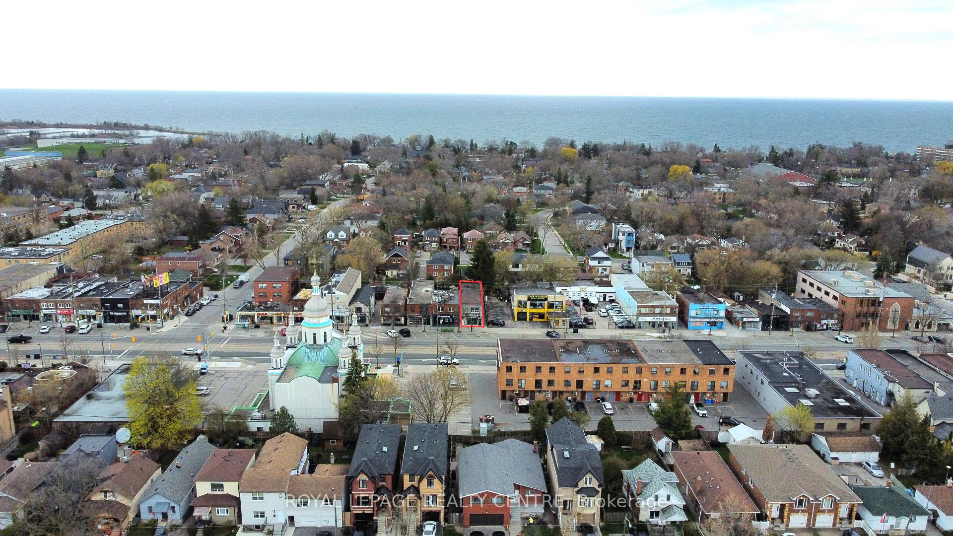 Photo 13 of Unit 1, 3351 Lakeshore Boulevard, Etobicoke, Long Branch — HOMEH