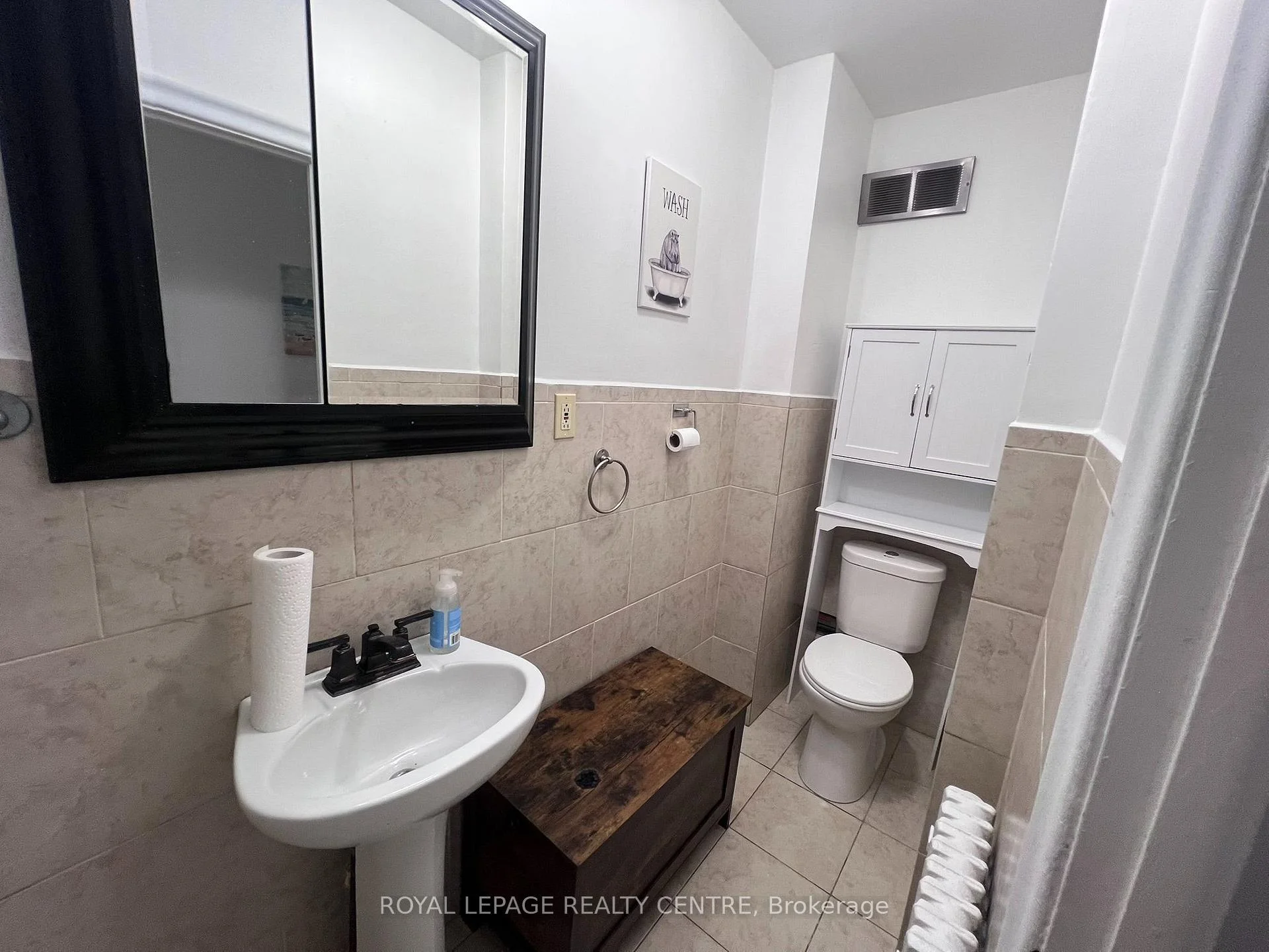 Photo 9 of Unit 1, 3351 Lakeshore Boulevard, Etobicoke, Long Branch — HOMEH
