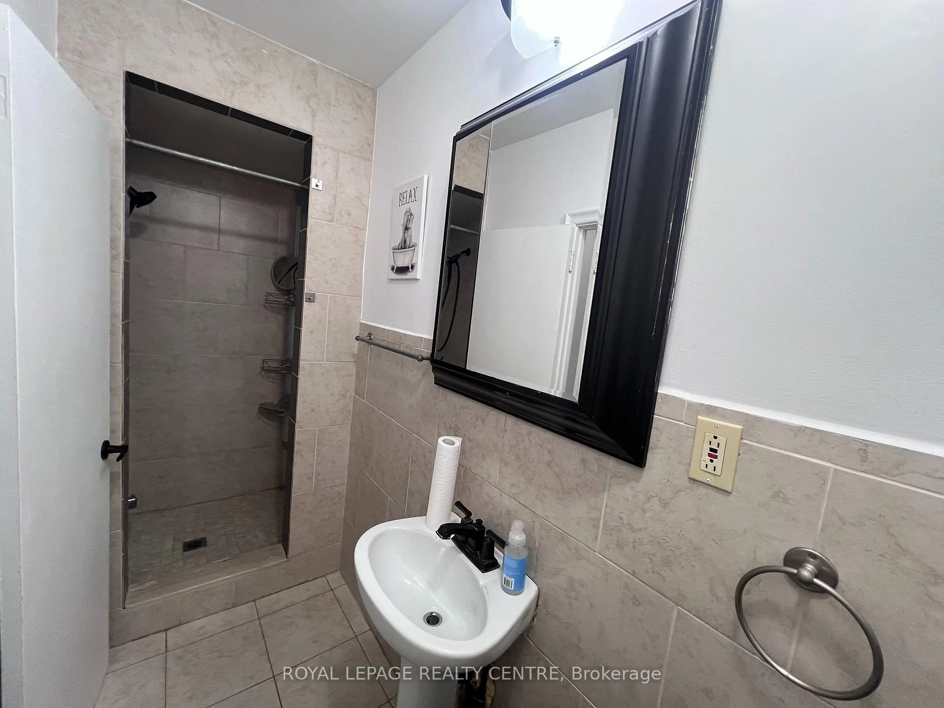 Photo 10 of Unit 1, 3351 Lakeshore Boulevard, Etobicoke, Long Branch — HOMEH