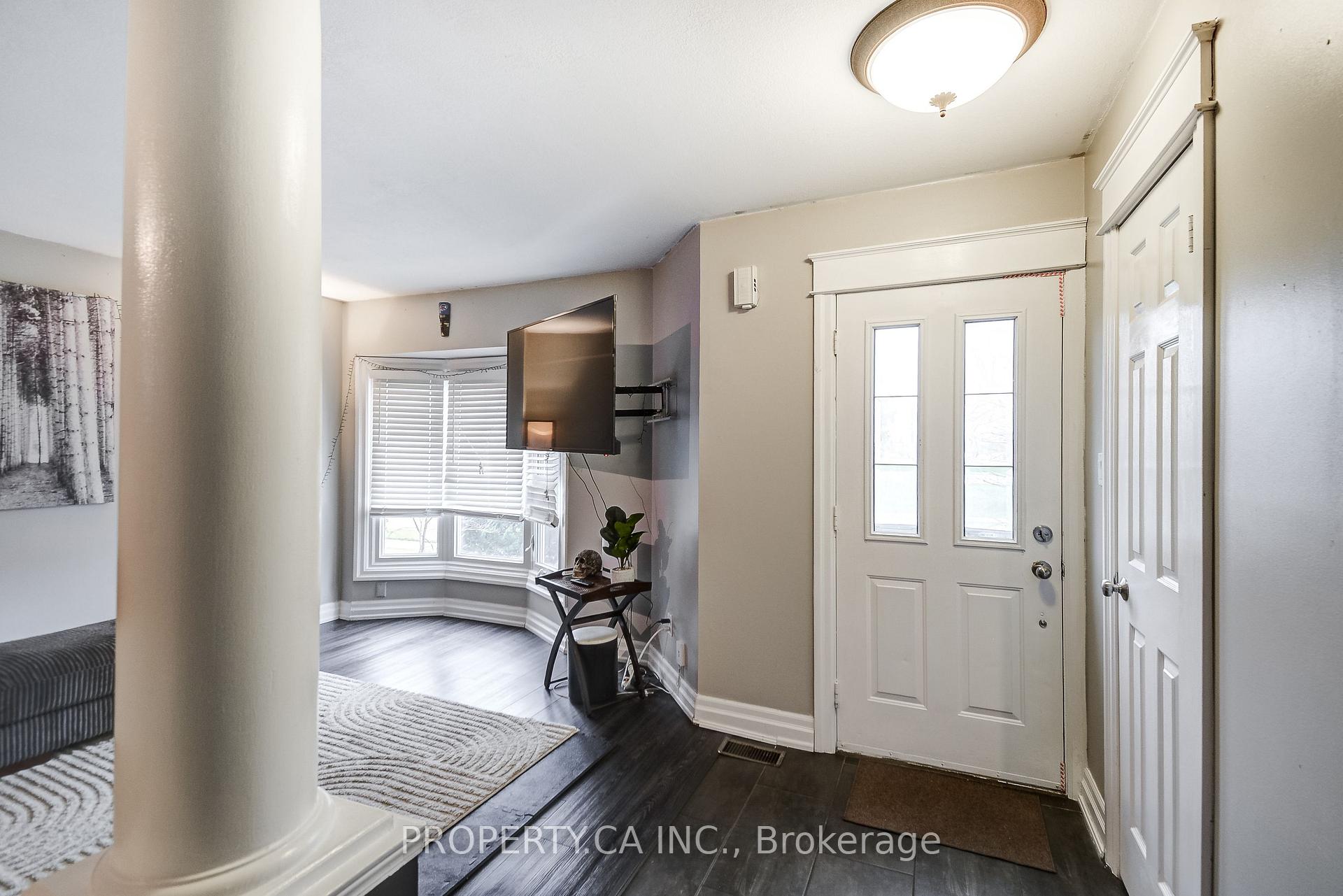 Photo 3 of 3 Waterford Crescent, Hamilton, Lakeshore — HOMEH