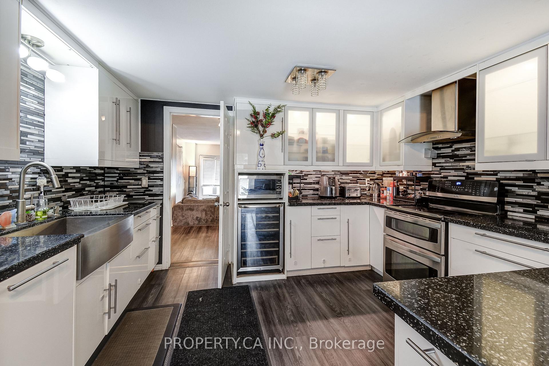 Photo 17 of 3 Waterford Crescent, Hamilton, Lakeshore — HOMEH