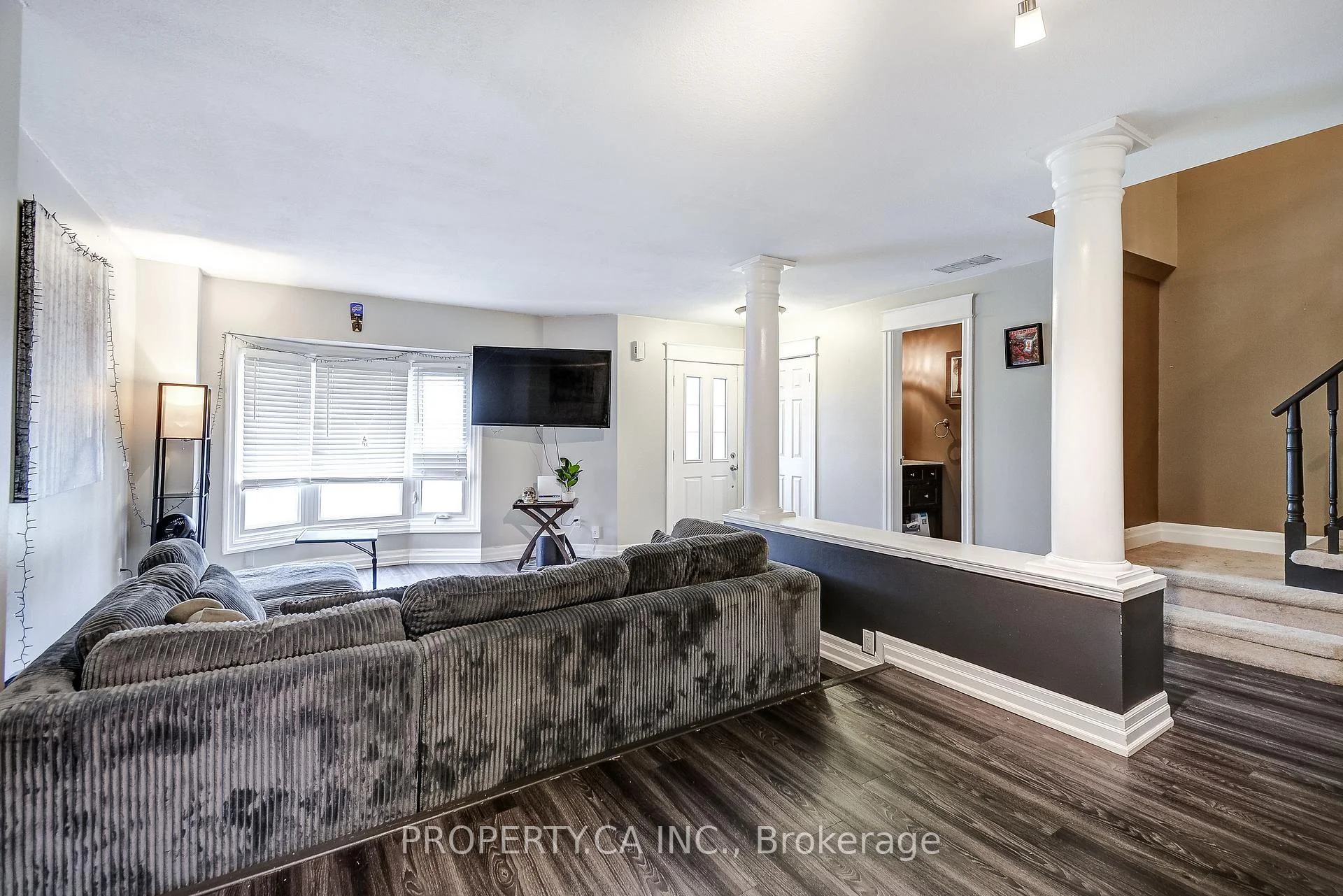 Photo 10 of 3 Waterford Crescent, Hamilton, Lakeshore — HOMEH