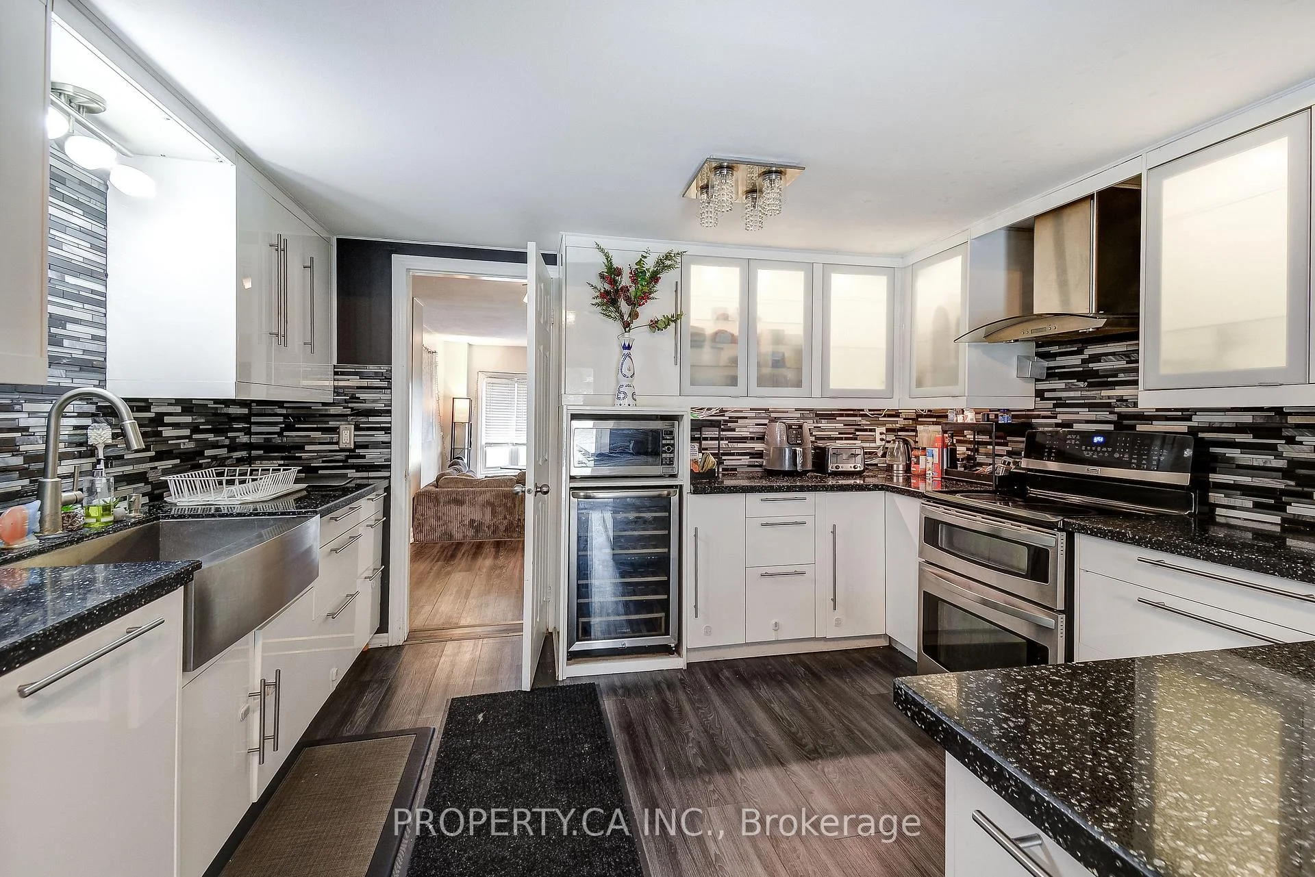 Photo 18 of 3 Waterford Crescent, Hamilton, Lakeshore — HOMEH