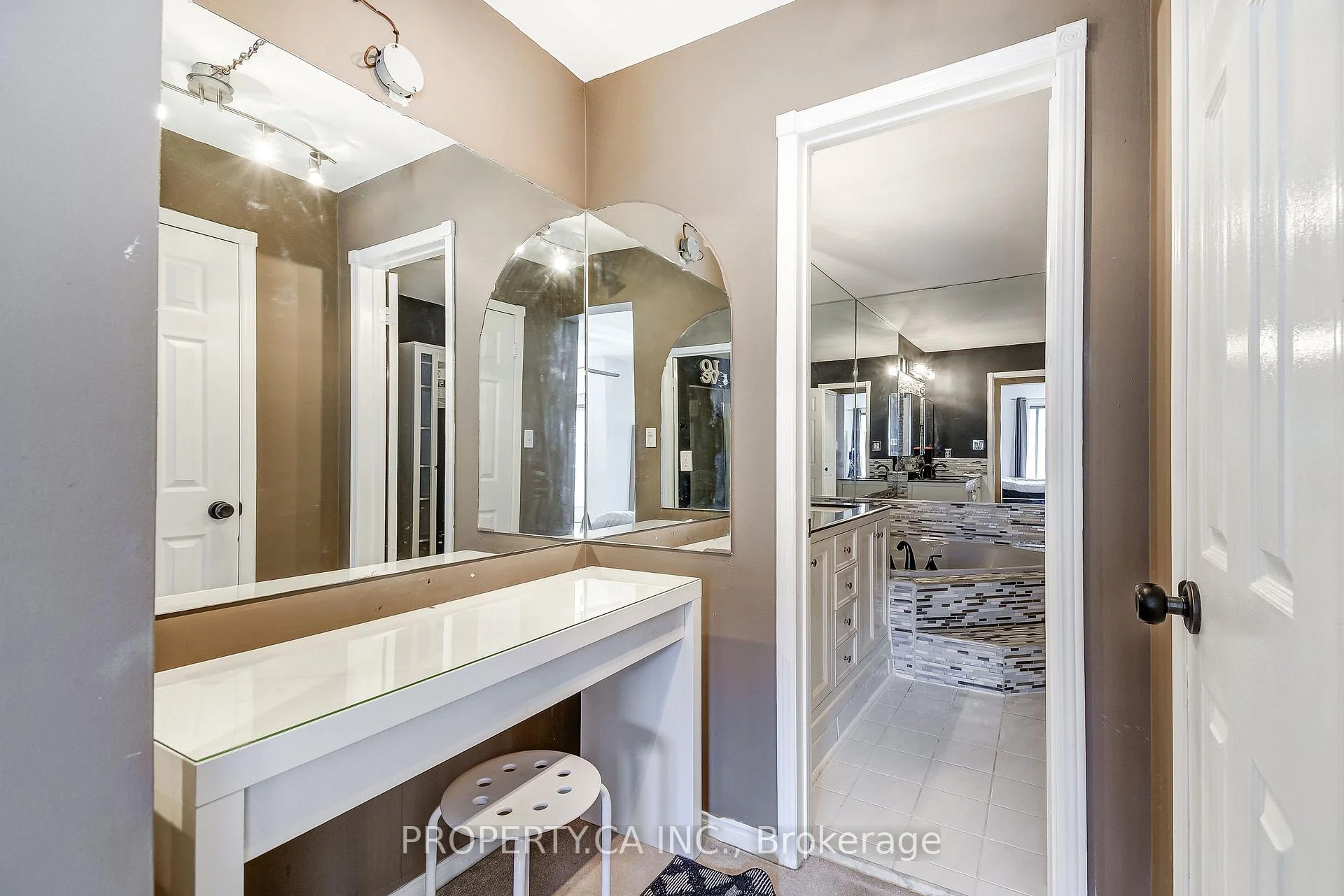 Photo 44 of 3 Waterford Crescent, Hamilton, Lakeshore — HOMEH