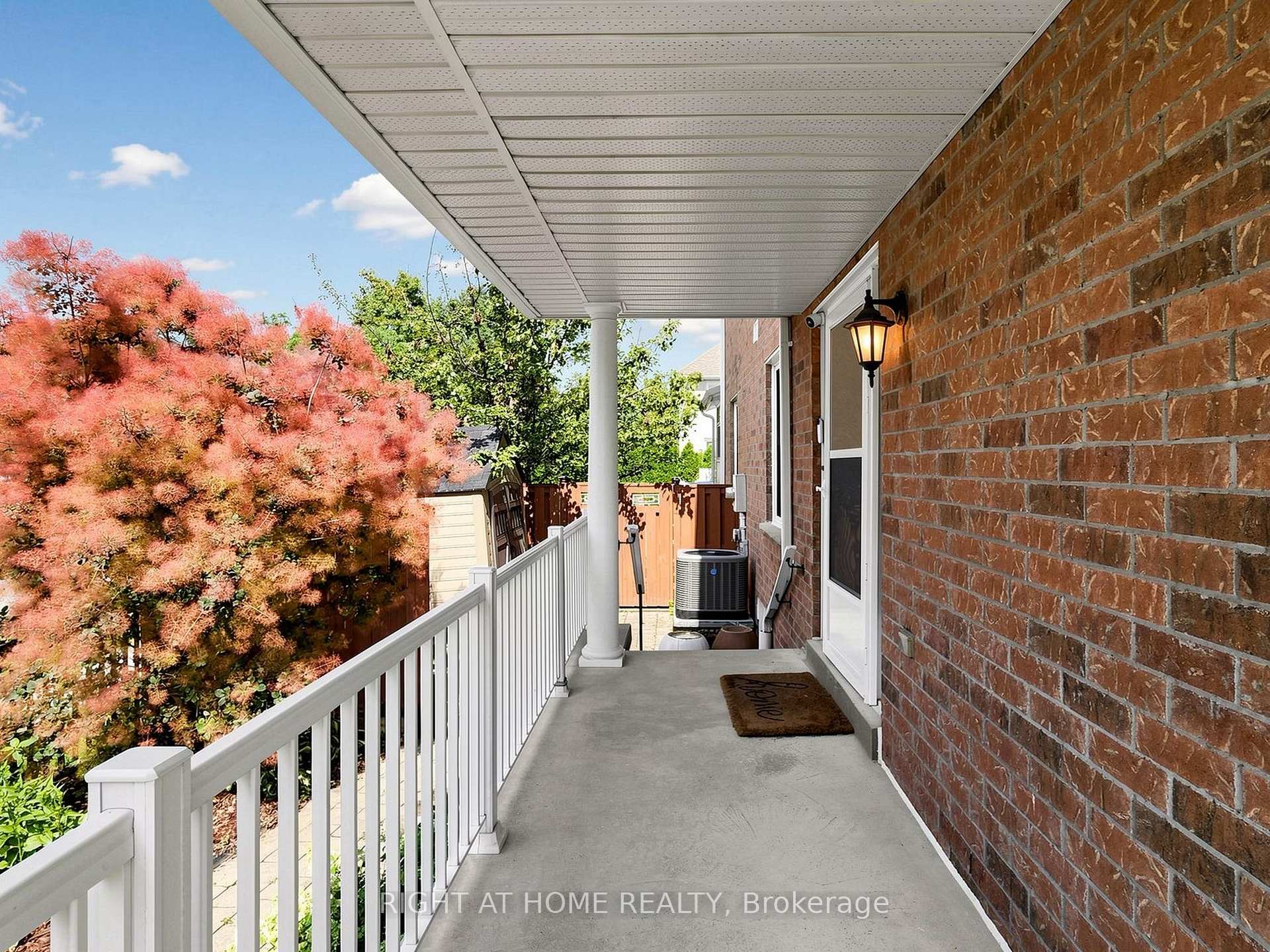 Photo 4 of 25 Teagarden Court, Whitby, Rolling Acres — HOMEH