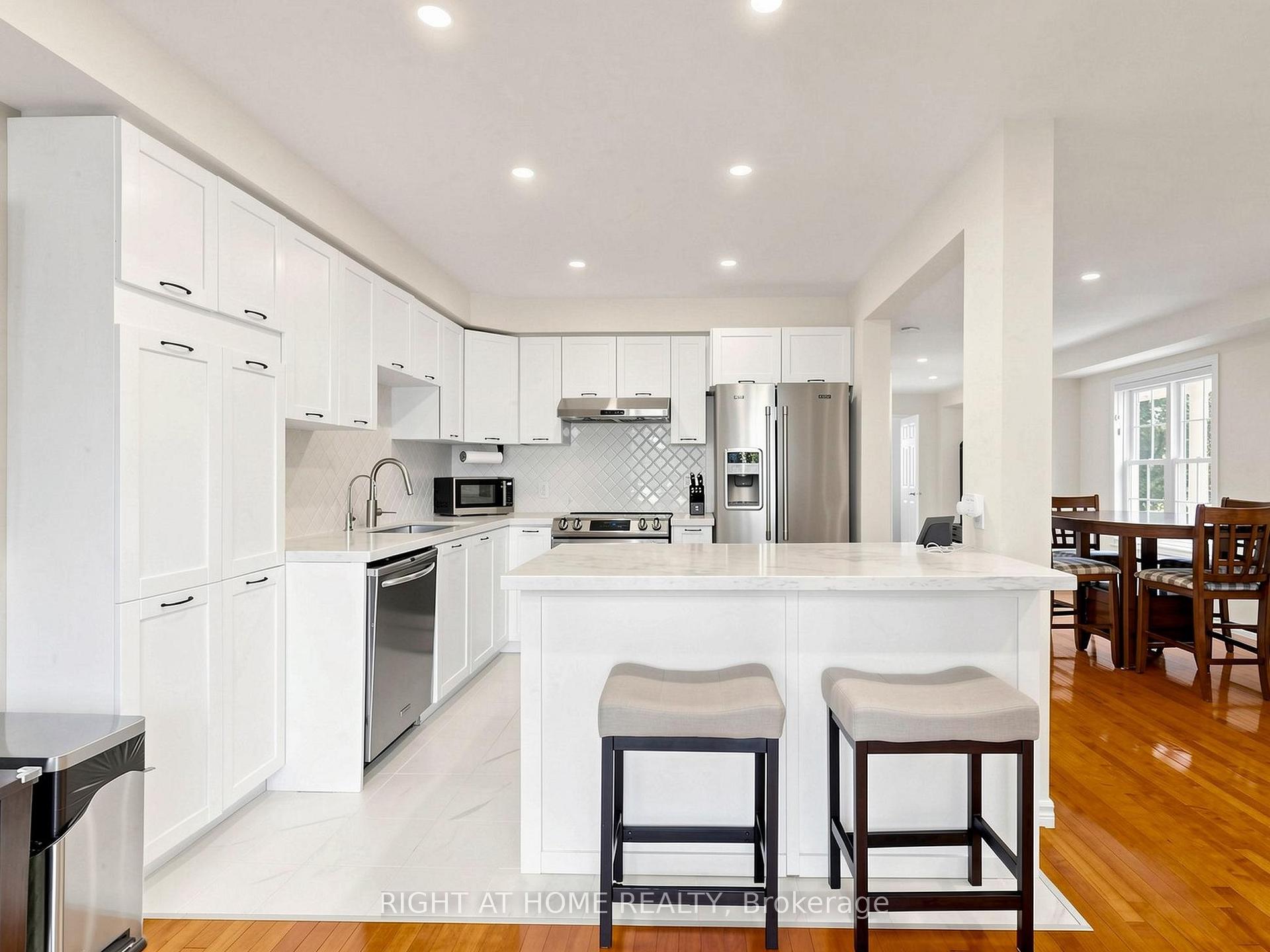Photo 9 of 25 Teagarden Court, Whitby, Rolling Acres — HOMEH