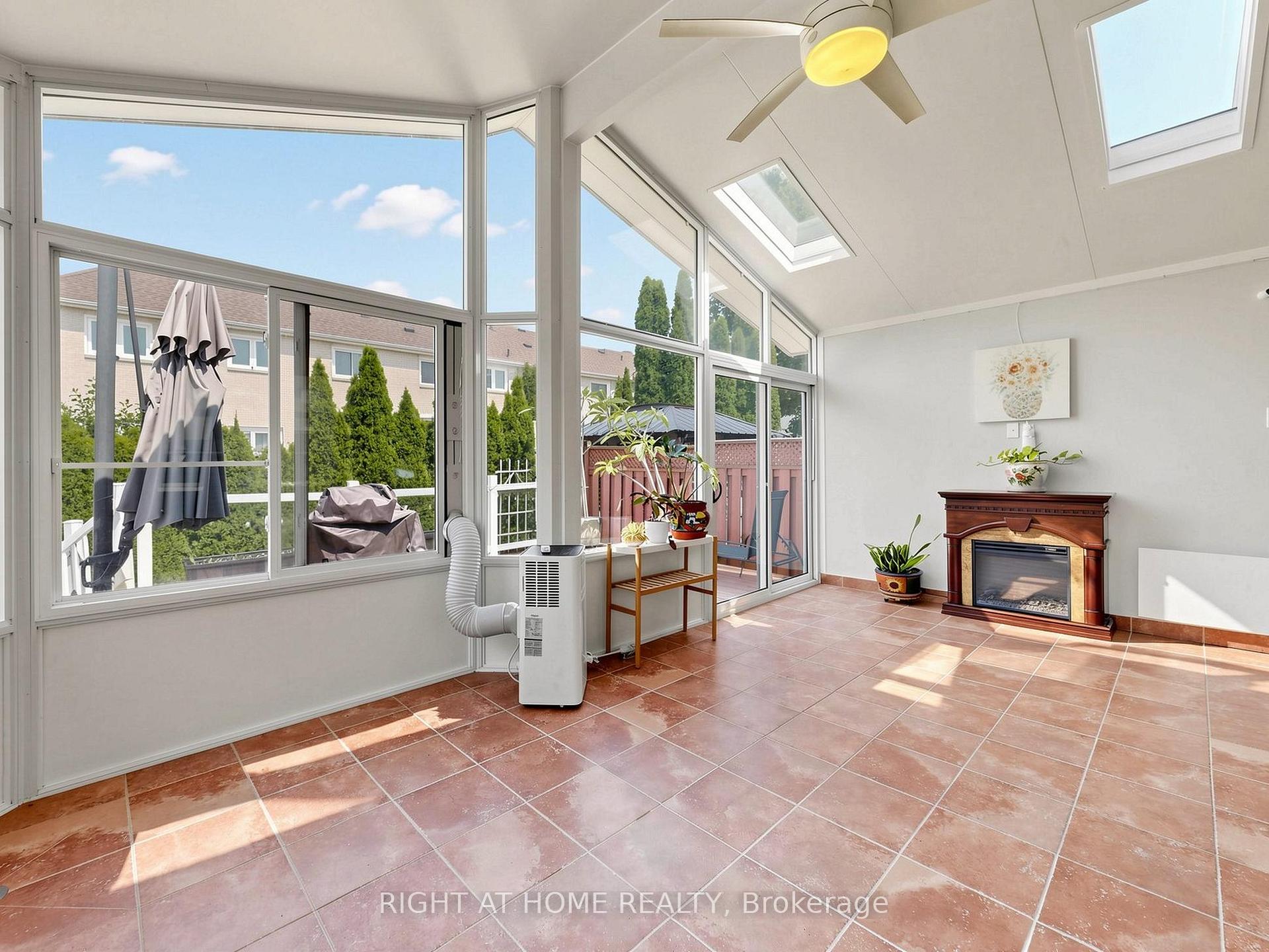 Photo 17 of 25 Teagarden Court, Whitby, Rolling Acres — HOMEH