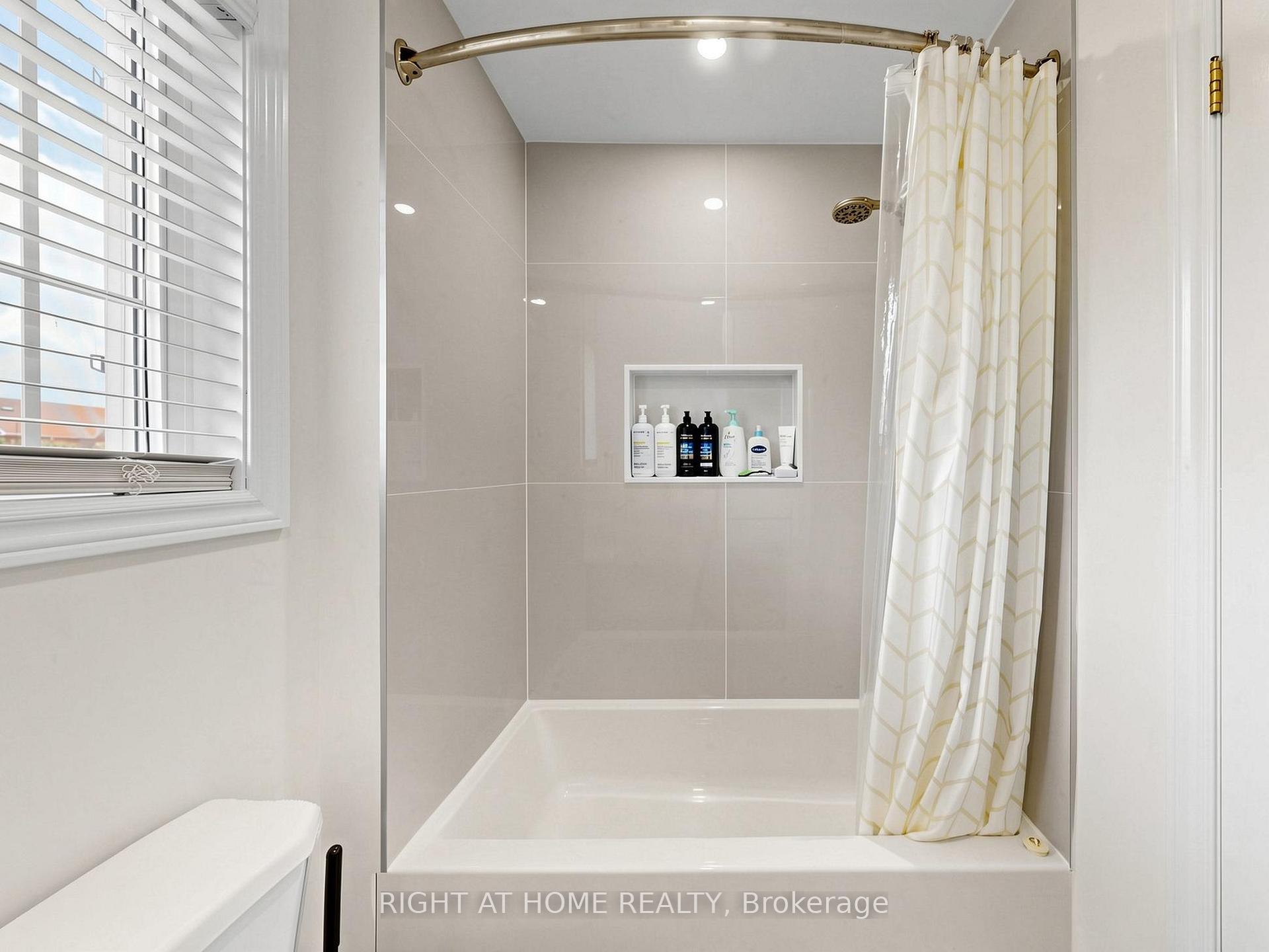 Photo 30 of 25 Teagarden Court, Whitby, Rolling Acres — HOMEH