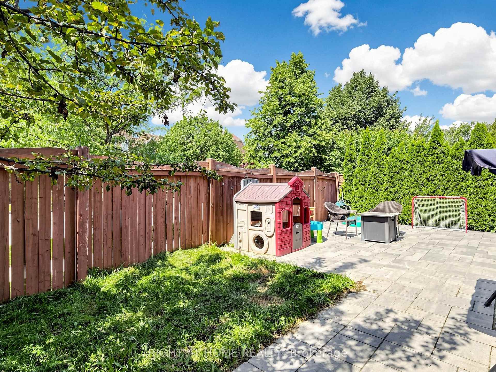 Photo 45 of 25 Teagarden Court, Whitby, Rolling Acres — HOMEH