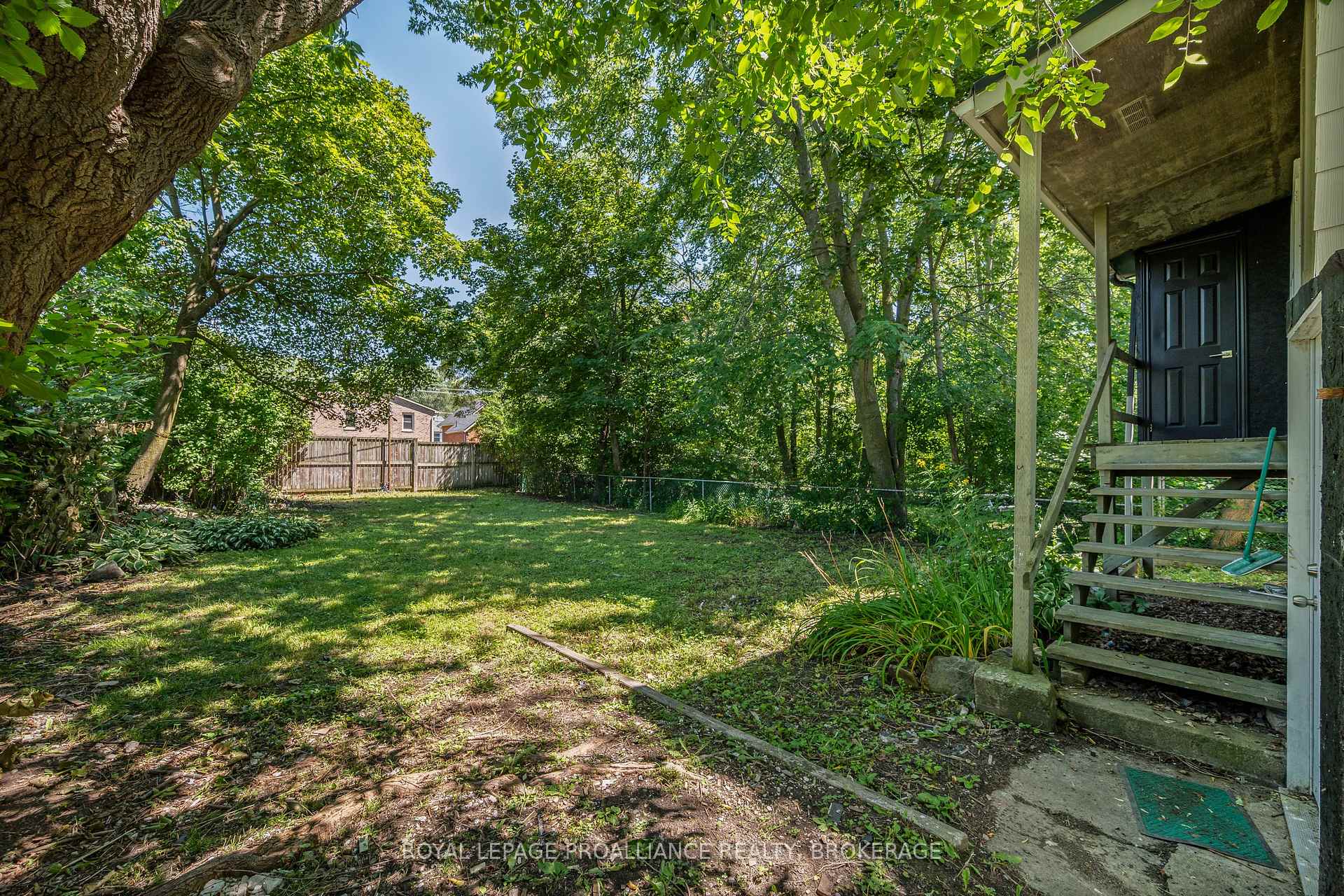 Photo 7 of 211 Toronto Street, Kingston, Central City East — HOMEH