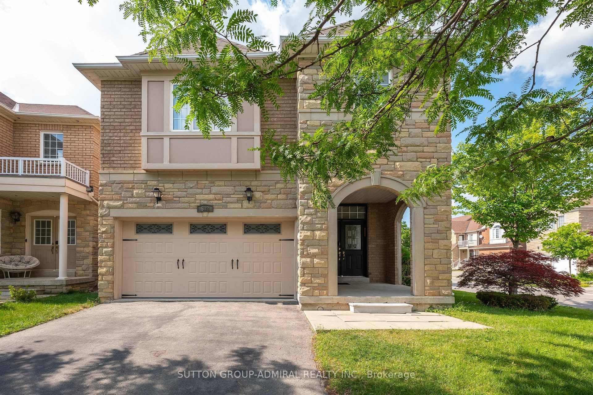 Photo 2 of 502 Apple Blossom Drive, Vaughan, Patterson — HOMEH