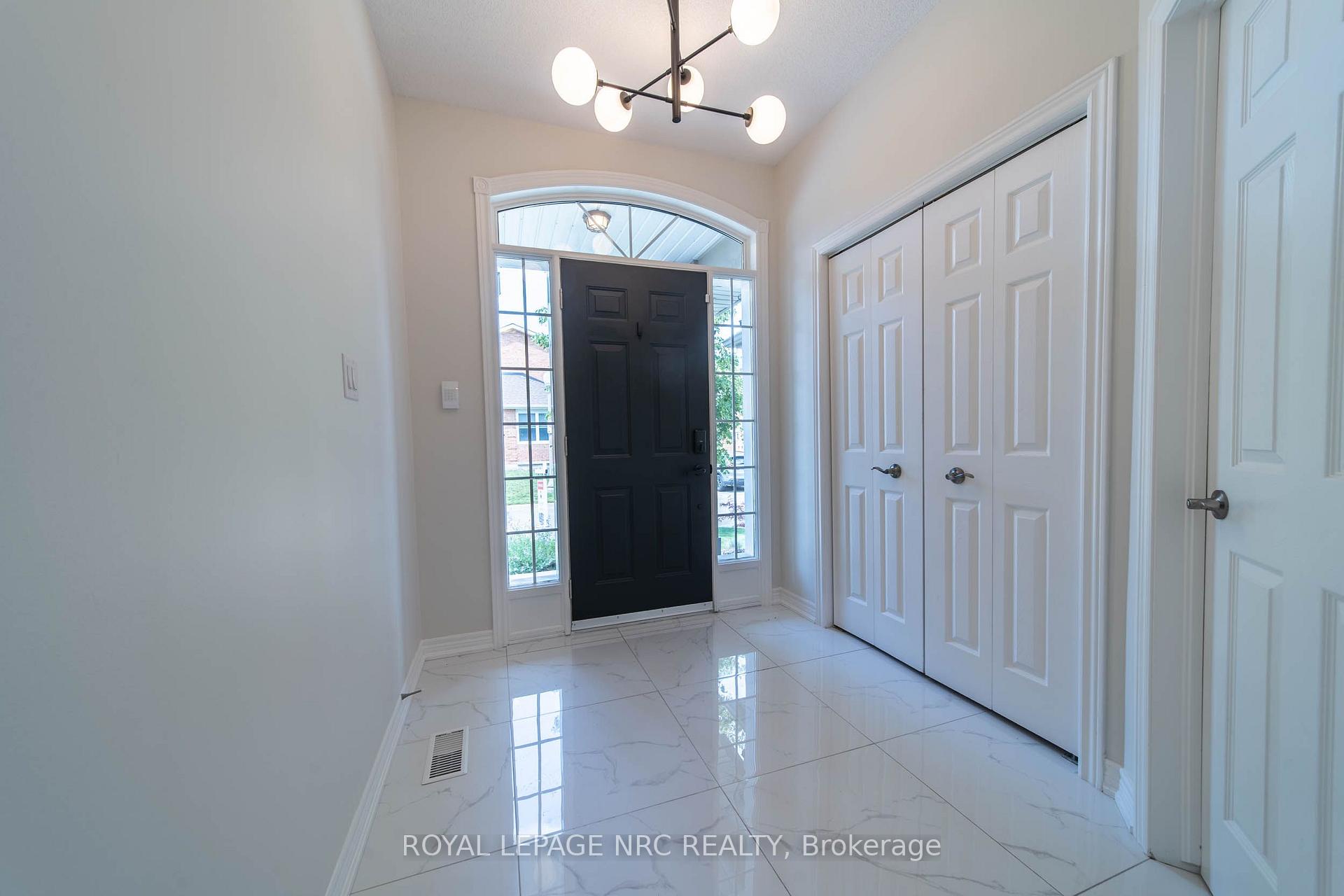 Photo 2 of Unit 3, 5200 Dorchester Road, Niagara Falls, Morrison — HOMEH