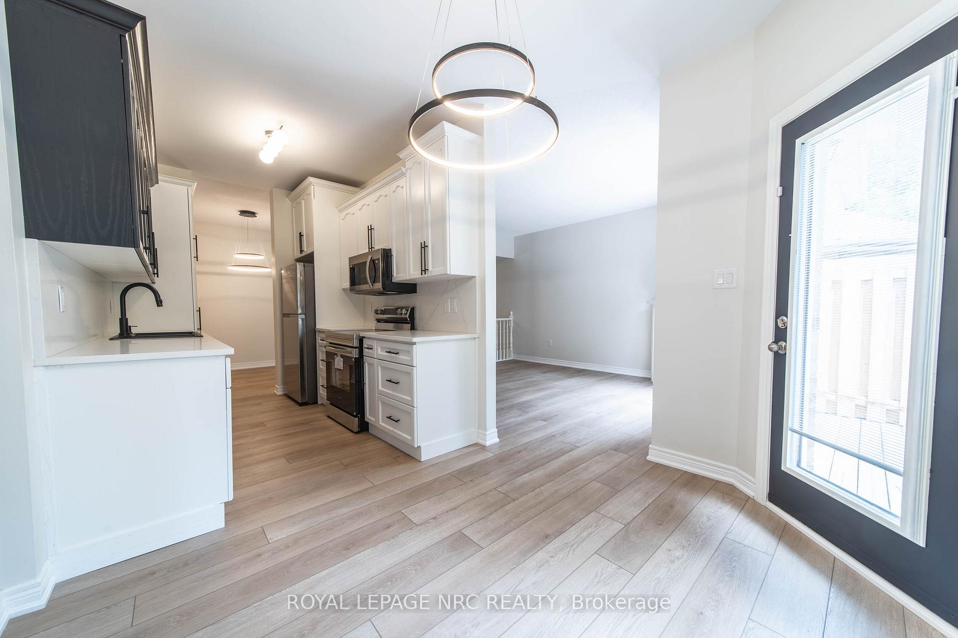 Photo 12 of Unit 3, 5200 Dorchester Road, Niagara Falls, Morrison — HOMEH