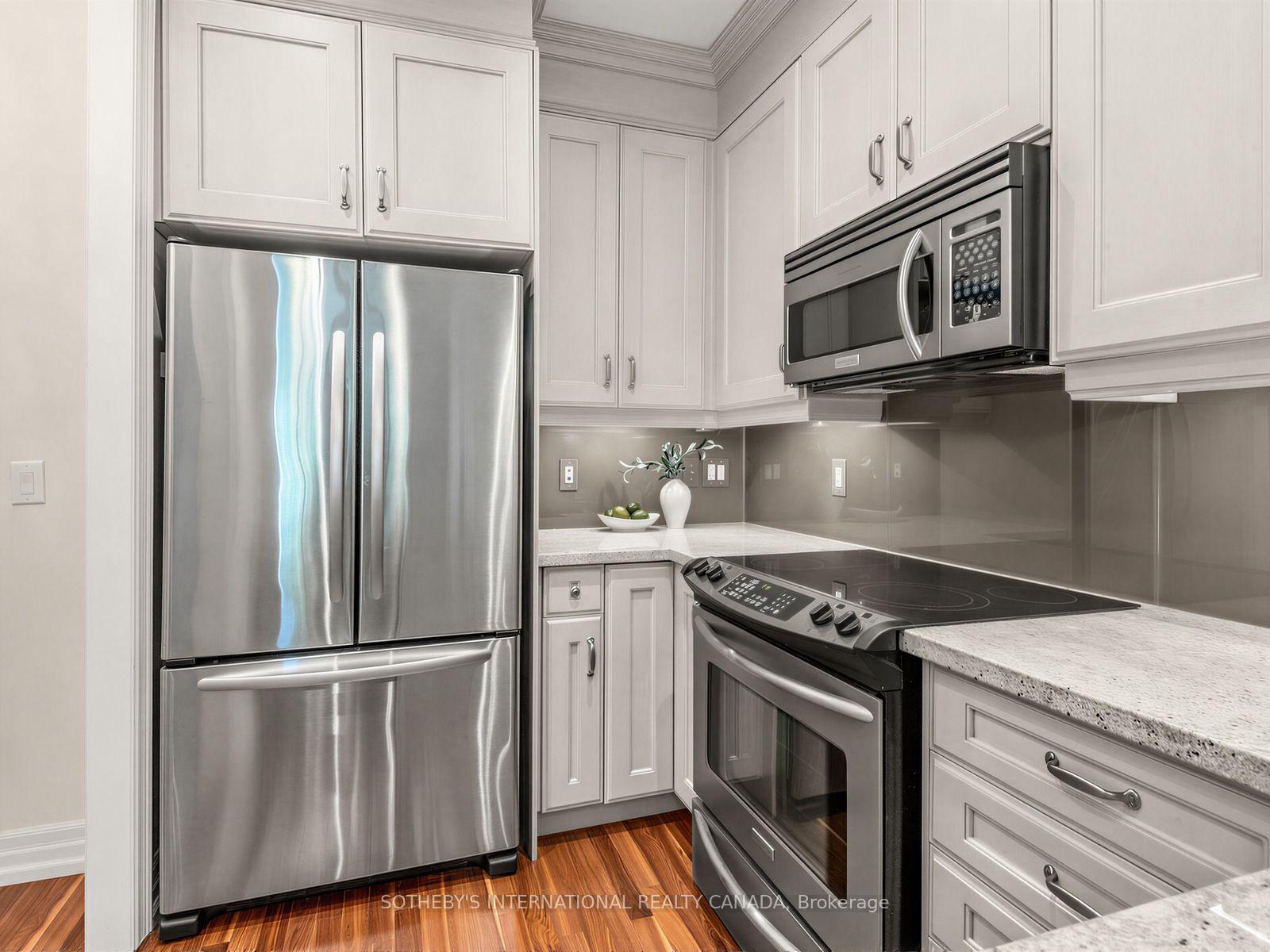 Photo 6 of Unit 224, 21 Burkebrook Place, North York, Bridle Path-Sunnybrook-York Mills — HOMEH