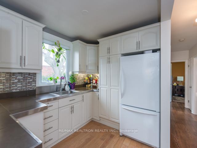 Photo 9 of 505 Colborne Street E, Whitby, Downtown Whitby — HOMEH