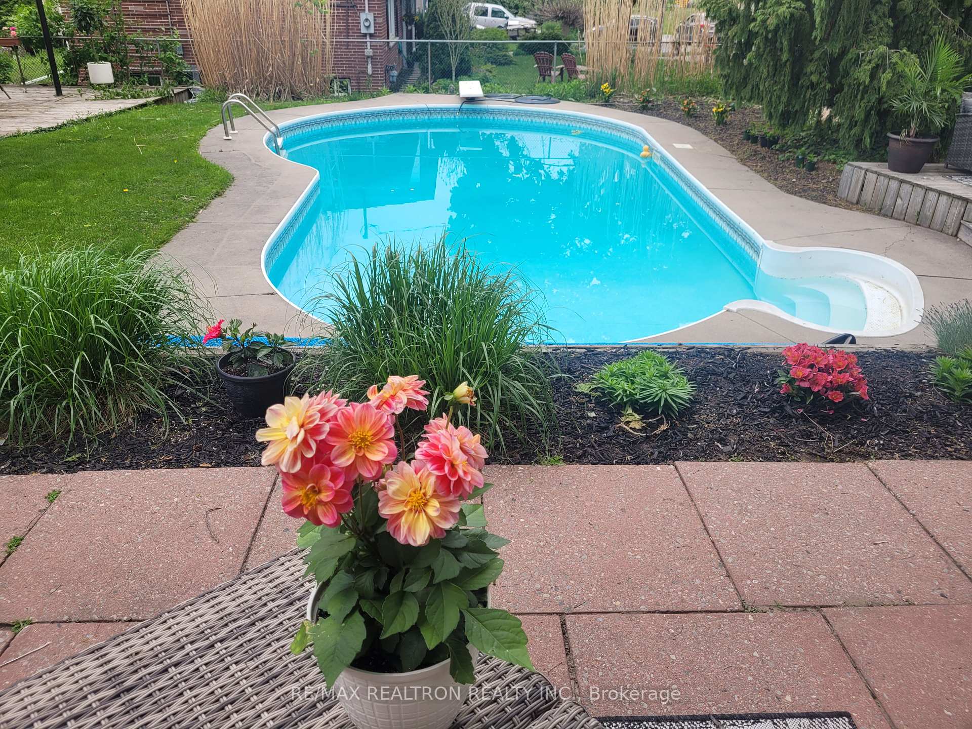 Photo 22 of 505 Colborne Street E, Whitby, Downtown Whitby — HOMEH