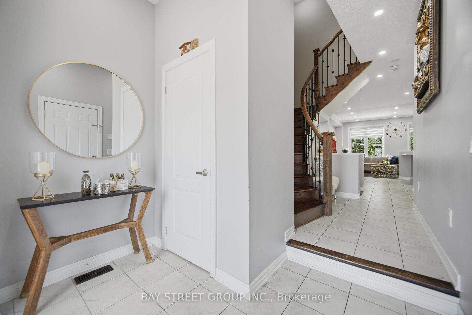 Photo 5 of 20 Davenfield Circle, Brampton, Bram East — HOMEH