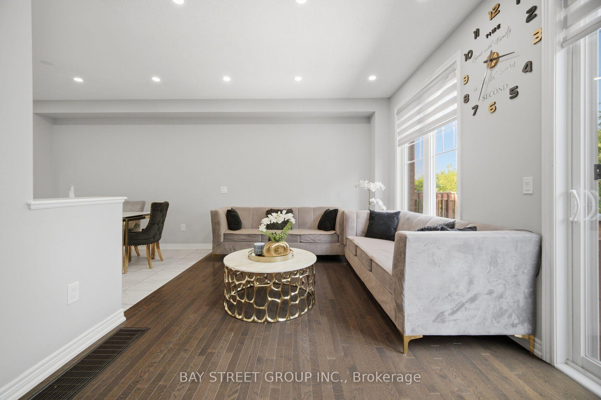 Photo 10 of 20 Davenfield Circle, Brampton, Bram East — HOMEH