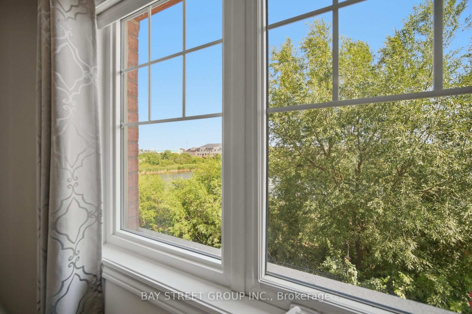 Photo 15 of 20 Davenfield Circle, Brampton, Bram East — HOMEH