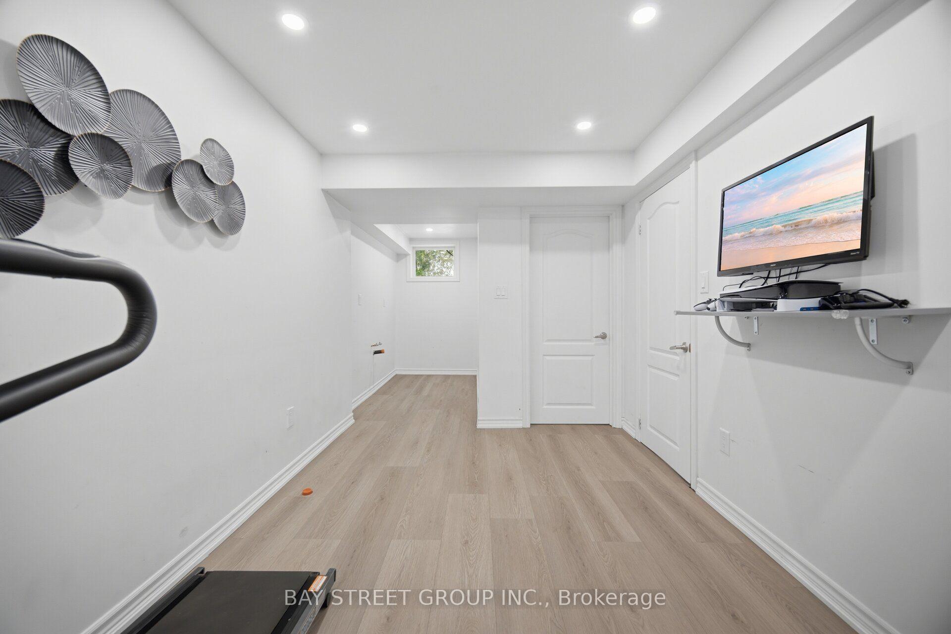 Photo 25 of 20 Davenfield Circle, Brampton, Bram East — HOMEH
