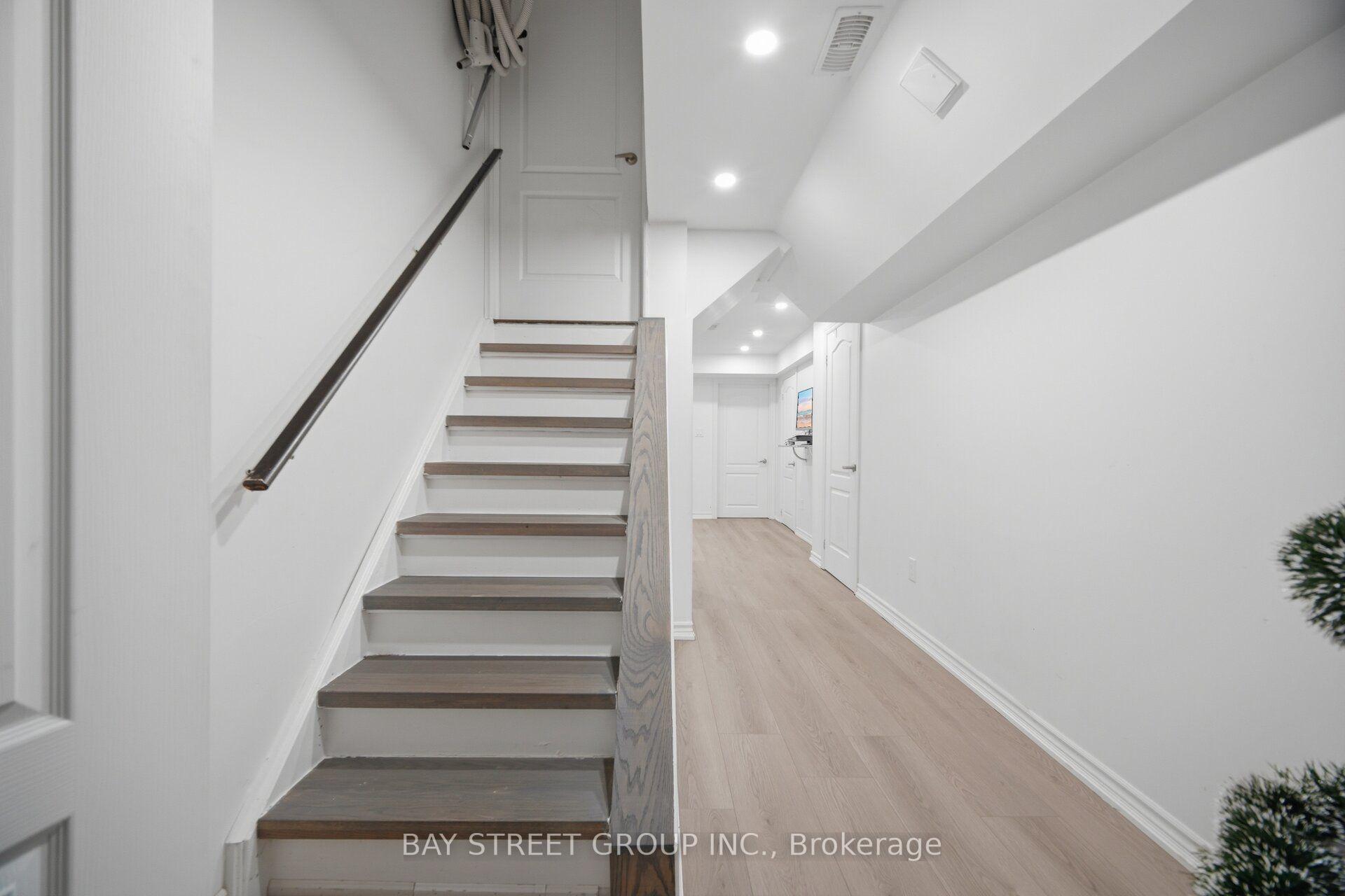 Photo 27 of 20 Davenfield Circle, Brampton, Bram East — HOMEH