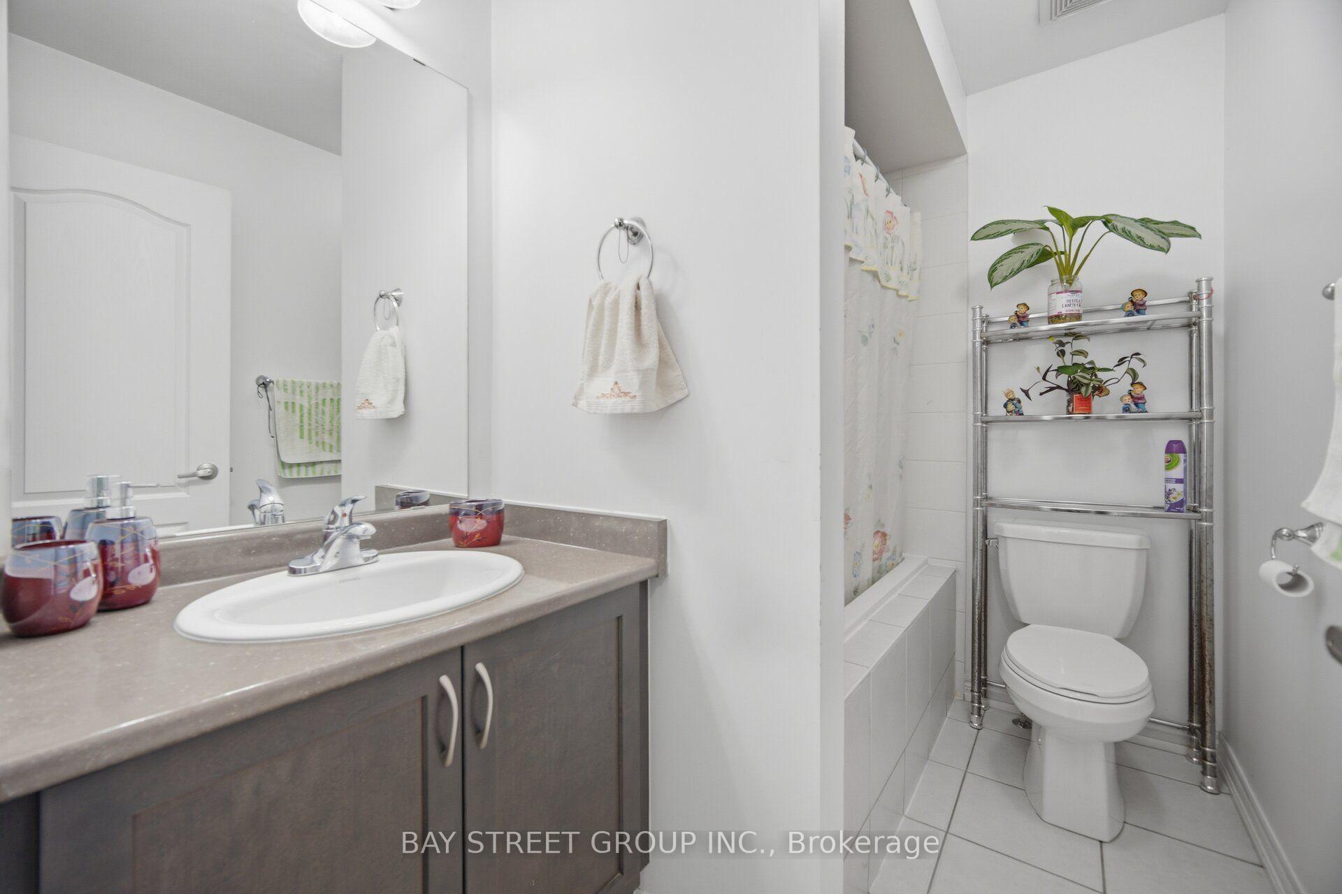 Photo 28 of 20 Davenfield Circle, Brampton, Bram East — HOMEH