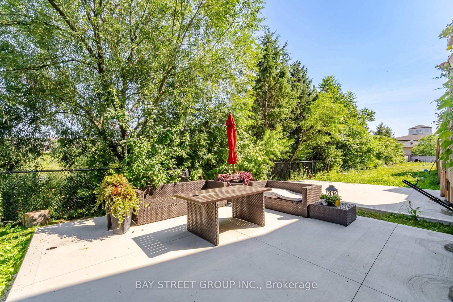 Photo 32 of 20 Davenfield Circle, Brampton, Bram East — HOMEH
