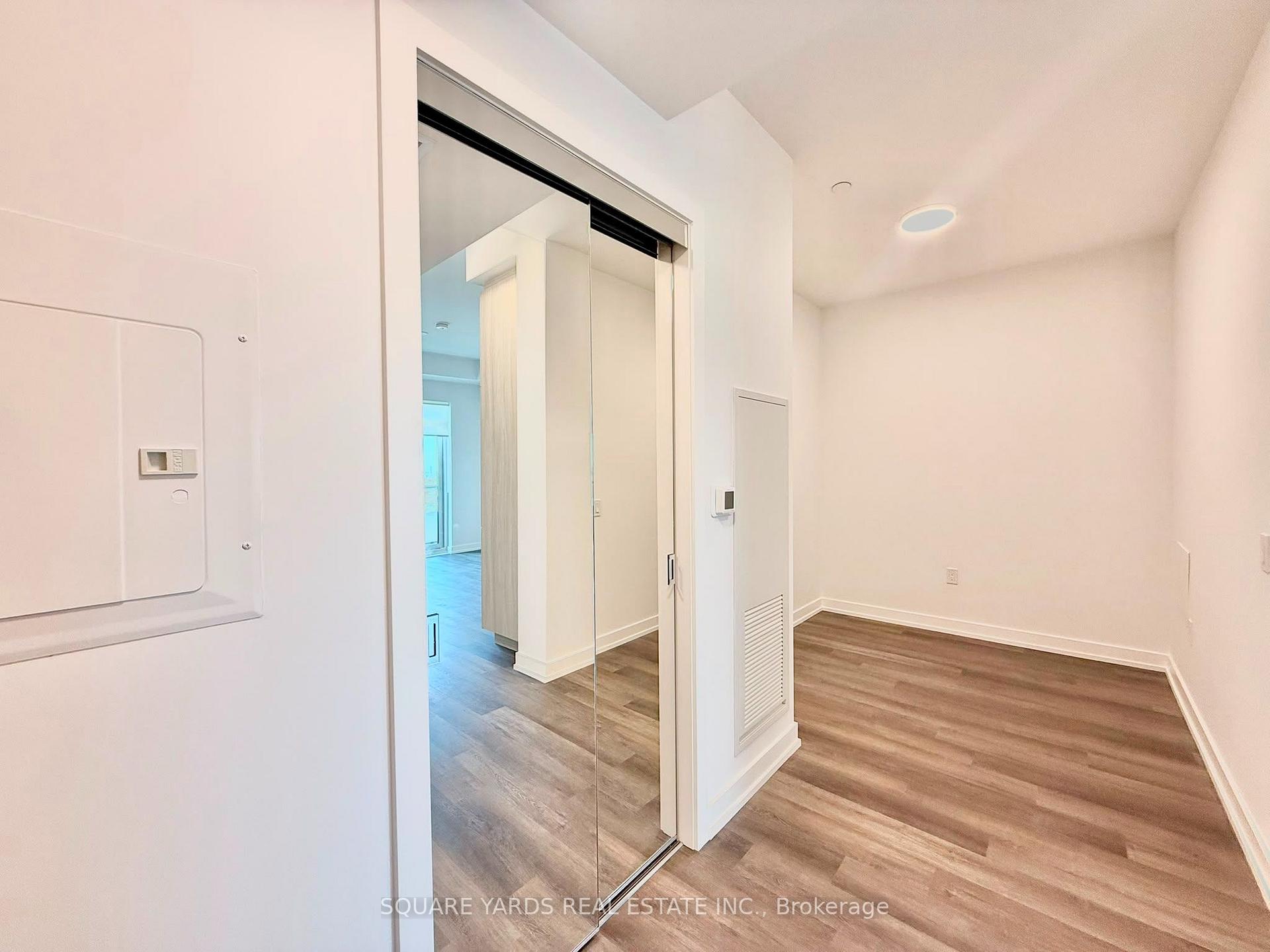 Photo 1 of Unit 801, 21 Meadowvale Road, Vaughan, Concord — HOMEH