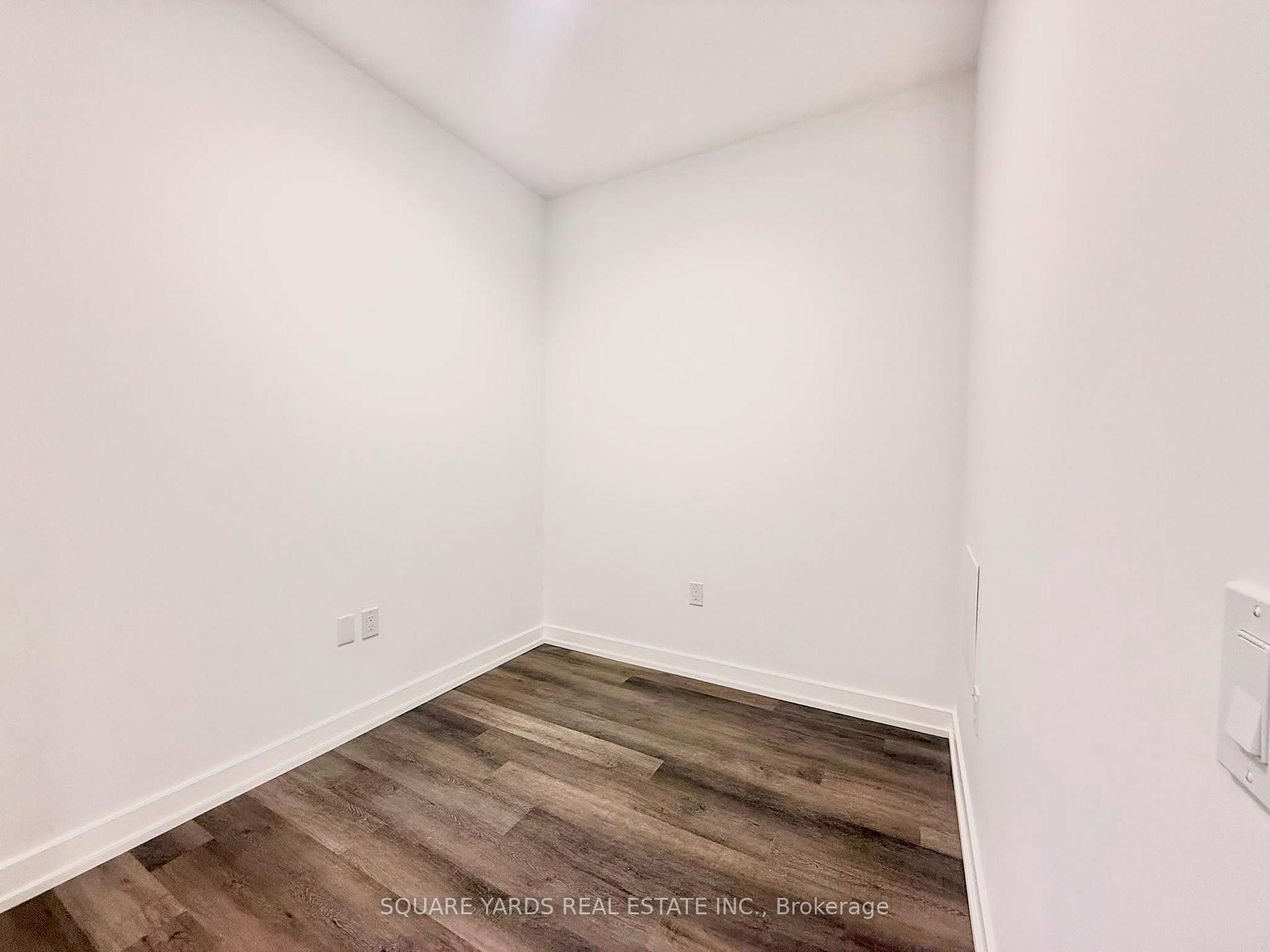 Photo 3 of Unit 801, 21 Meadowvale Road, Vaughan, Concord — HOMEH