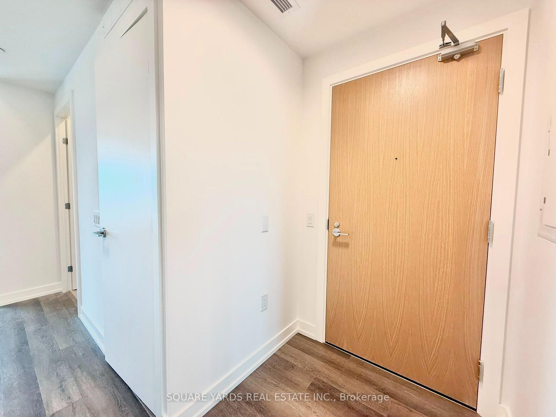 Photo 7 of Unit 801, 21 Meadowvale Road, Vaughan, Concord — HOMEH