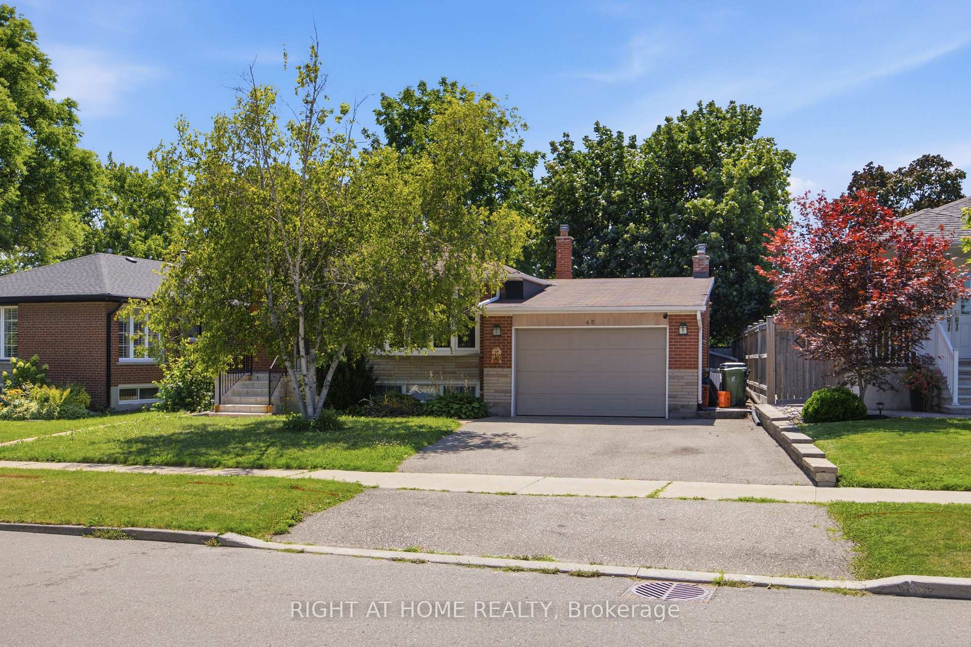 Photo 1 of 45 Faversham Crescent, Etobicoke, Eringate-Centennial-West Deane — HOMEH