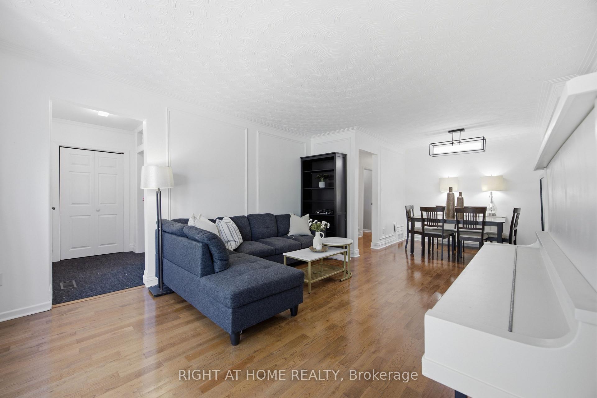 Photo 8 of 45 Faversham Crescent, Etobicoke, Eringate-Centennial-West Deane — HOMEH