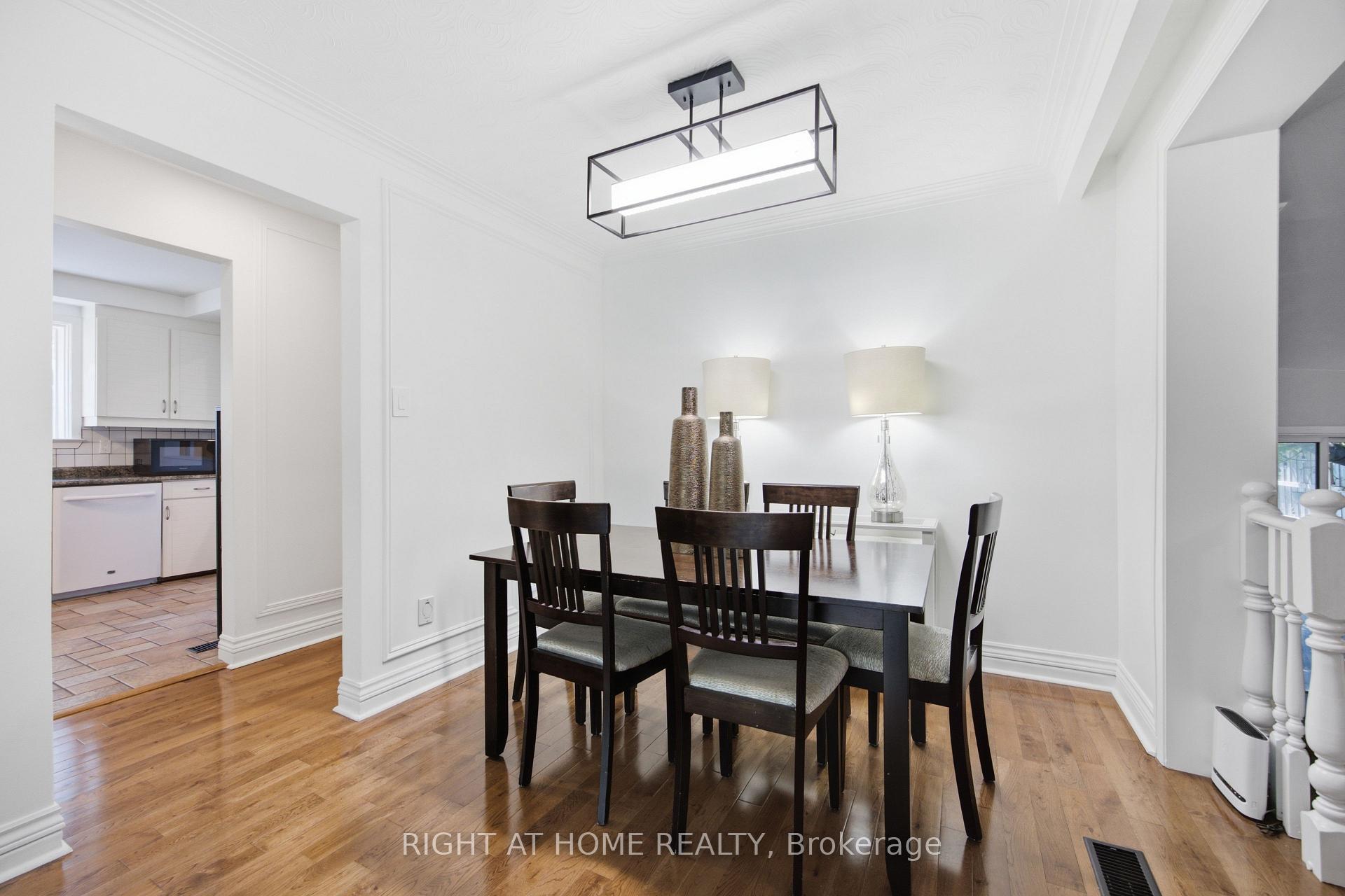 Photo 10 of 45 Faversham Crescent, Etobicoke, Eringate-Centennial-West Deane — HOMEH