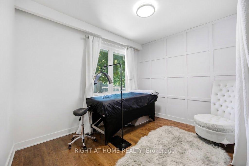 Photo 19 of 45 Faversham Crescent, Etobicoke, Eringate-Centennial-West Deane — HOMEH