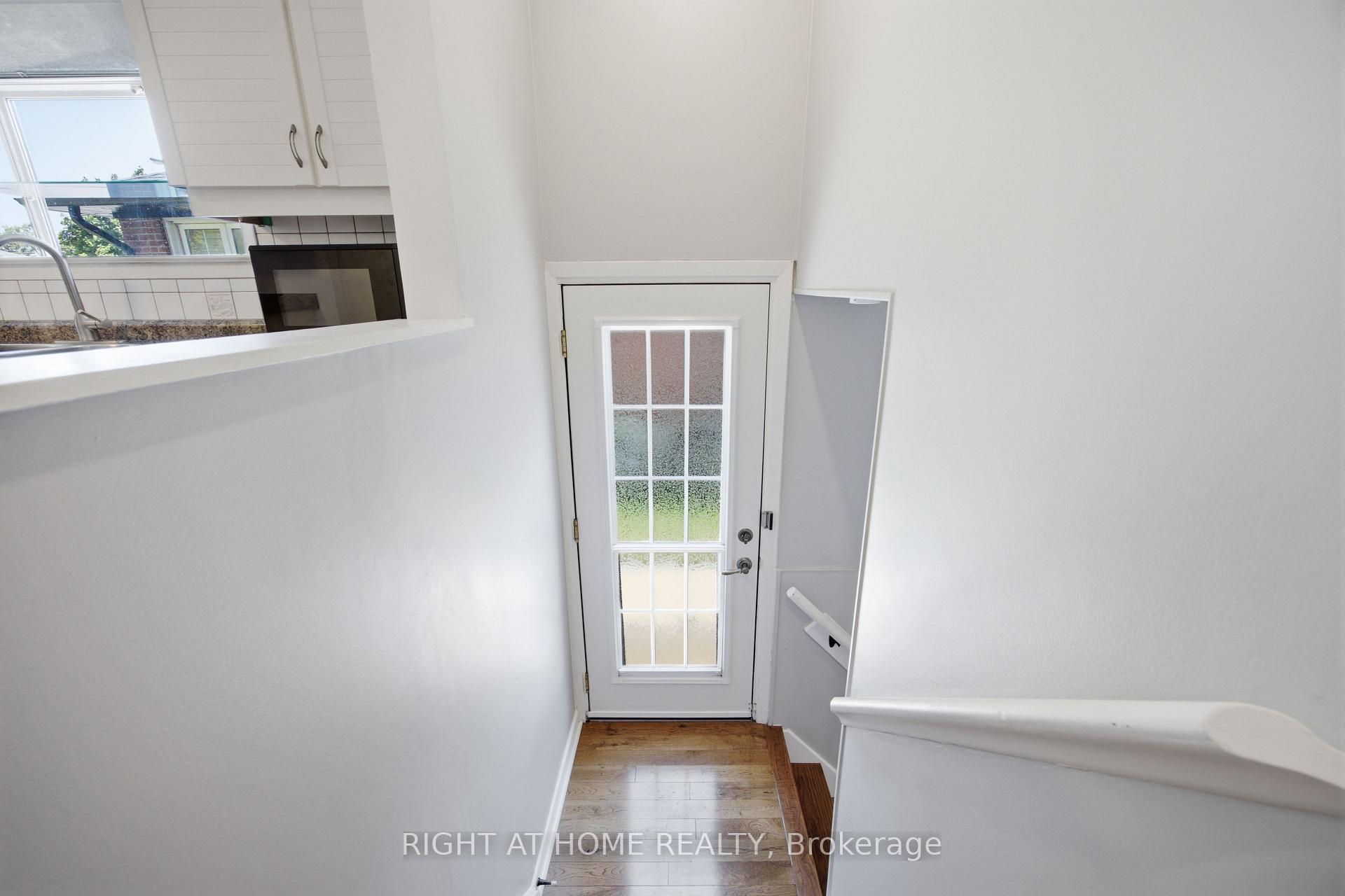 Photo 23 of 45 Faversham Crescent, Etobicoke, Eringate-Centennial-West Deane — HOMEH