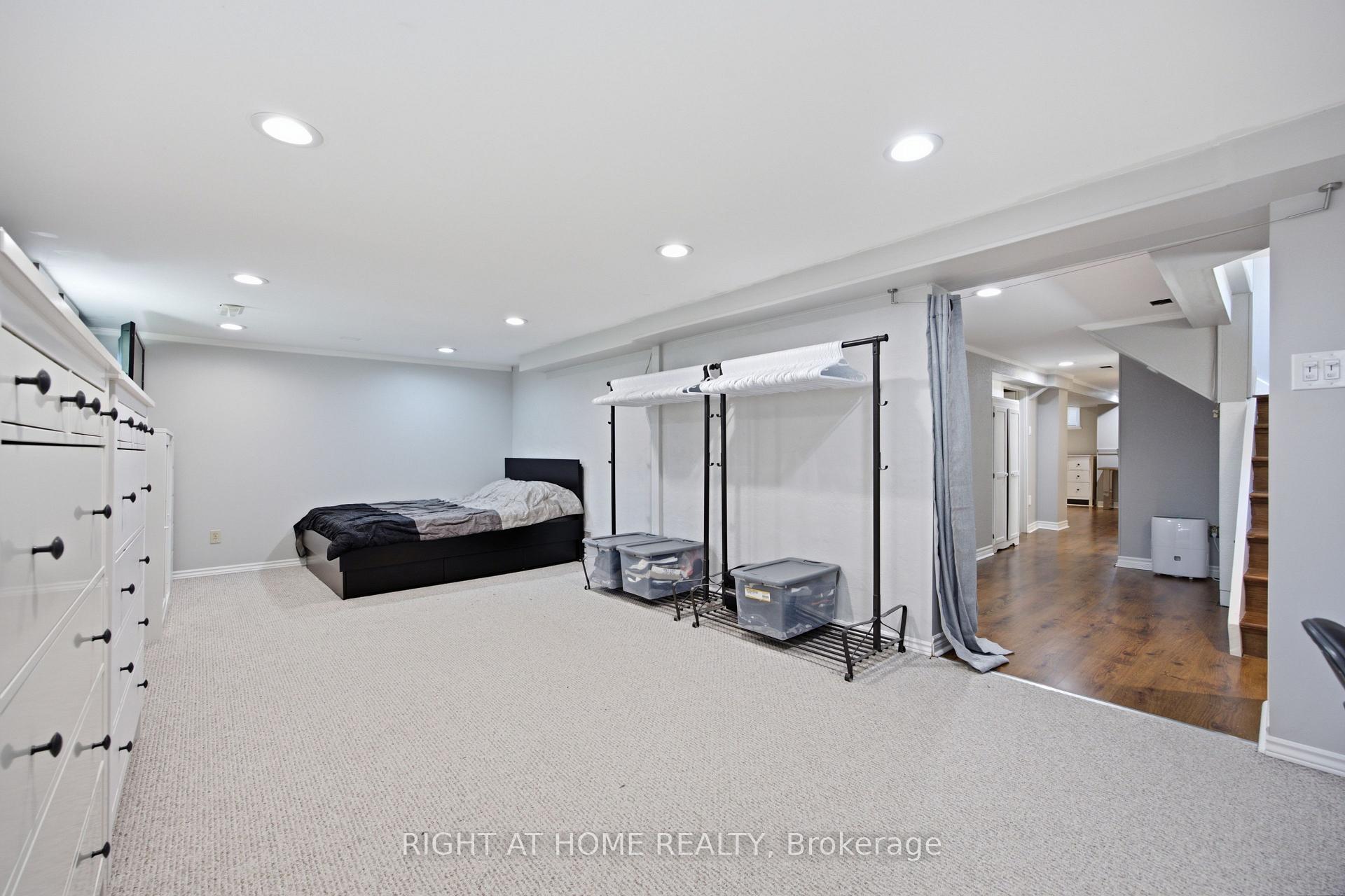 Photo 25 of 45 Faversham Crescent, Etobicoke, Eringate-Centennial-West Deane — HOMEH