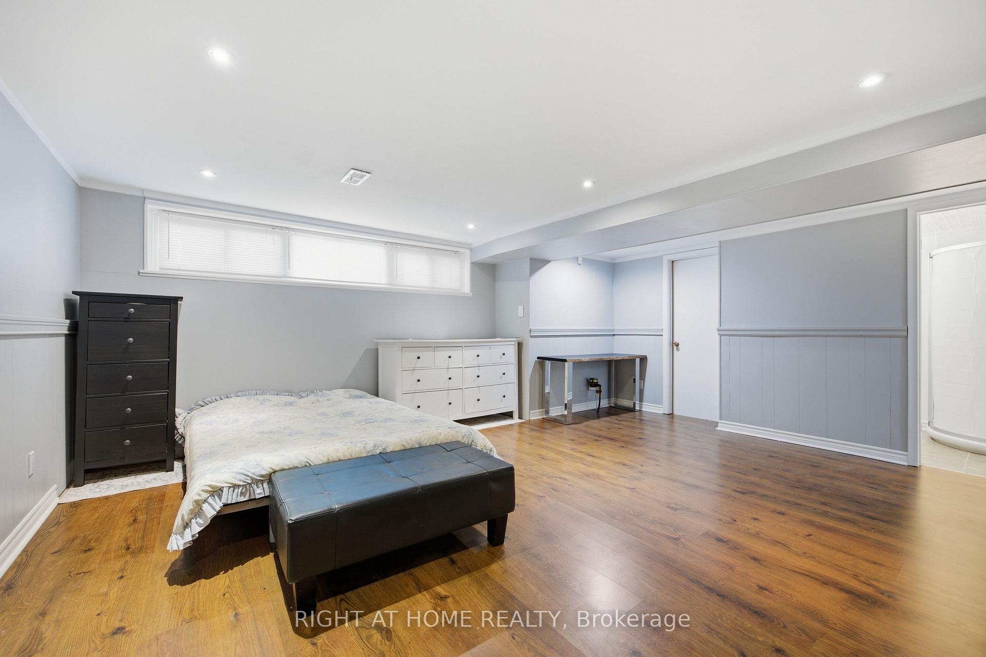 Photo 30 of 45 Faversham Crescent, Etobicoke, Eringate-Centennial-West Deane — HOMEH