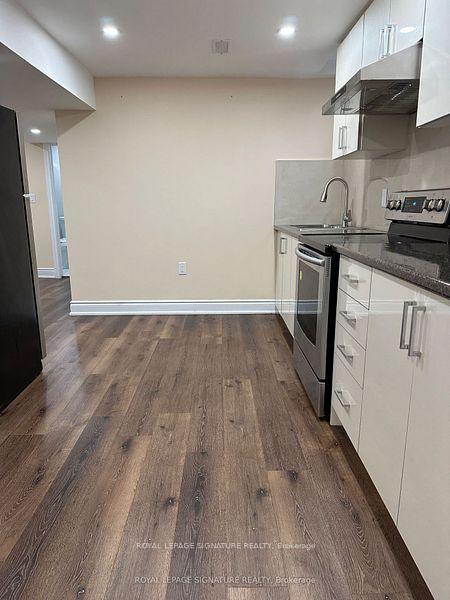 Photo 9 of 36 Ferncastle Crescent, Brampton, Fletcher's Meadow — HOMEH
