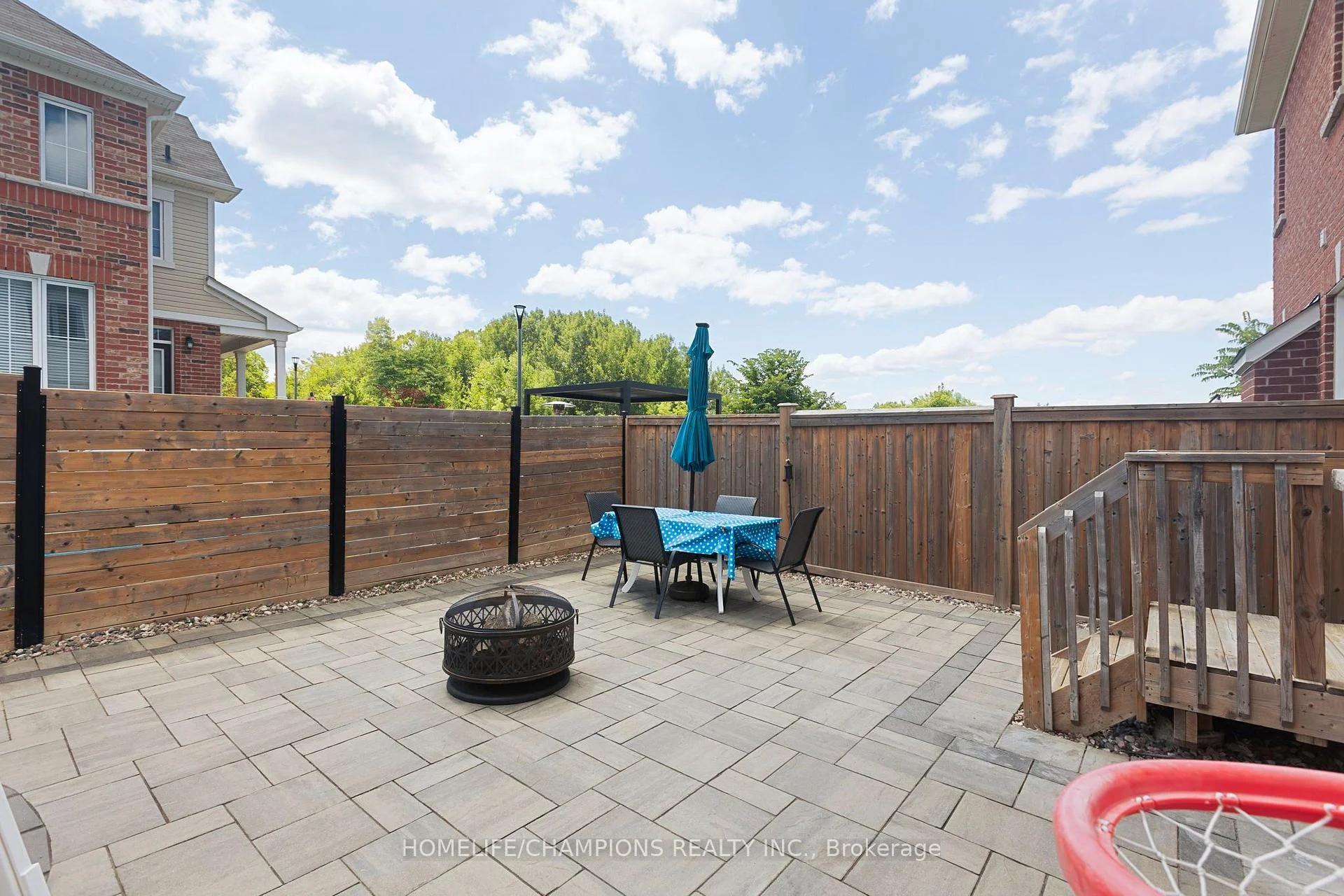 Photo 12 of 993 Dragonfly Avenue, Pickering, Rural Pickering — HOMEH