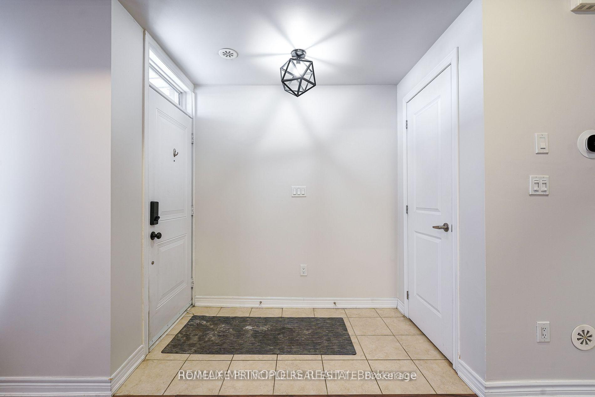 Photo 5 of Unit 6, 9621 Jane Street, Vaughan, Maple — HOMEH