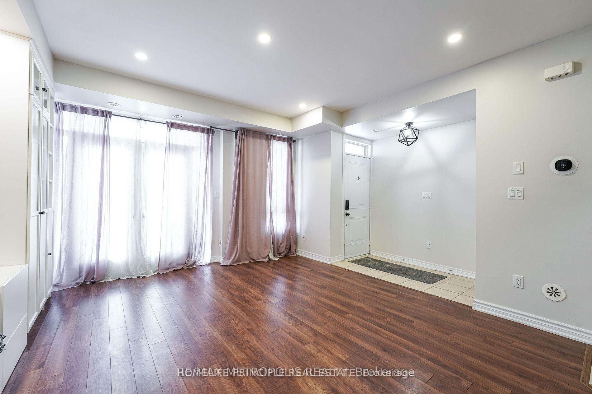 Photo 13 of Unit 6, 9621 Jane Street, Vaughan, Maple — HOMEH