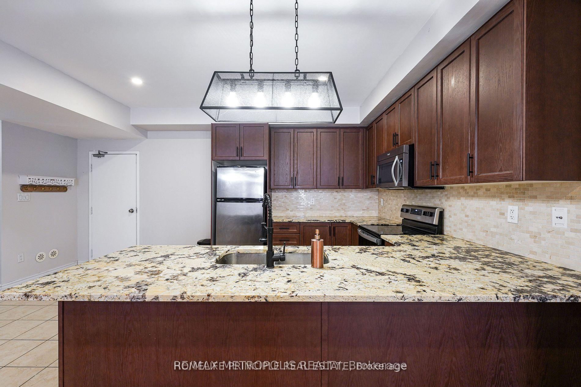 Photo 16 of Unit 6, 9621 Jane Street, Vaughan, Maple — HOMEH
