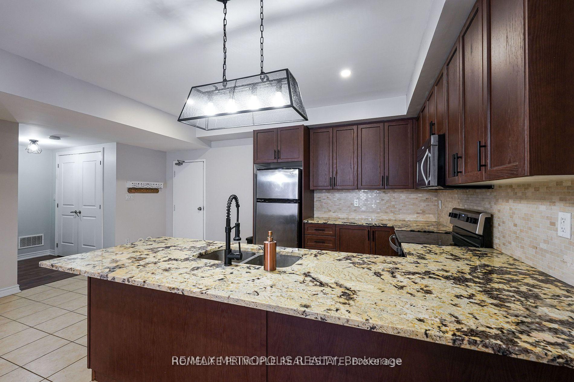 Photo 17 of Unit 6, 9621 Jane Street, Vaughan, Maple — HOMEH